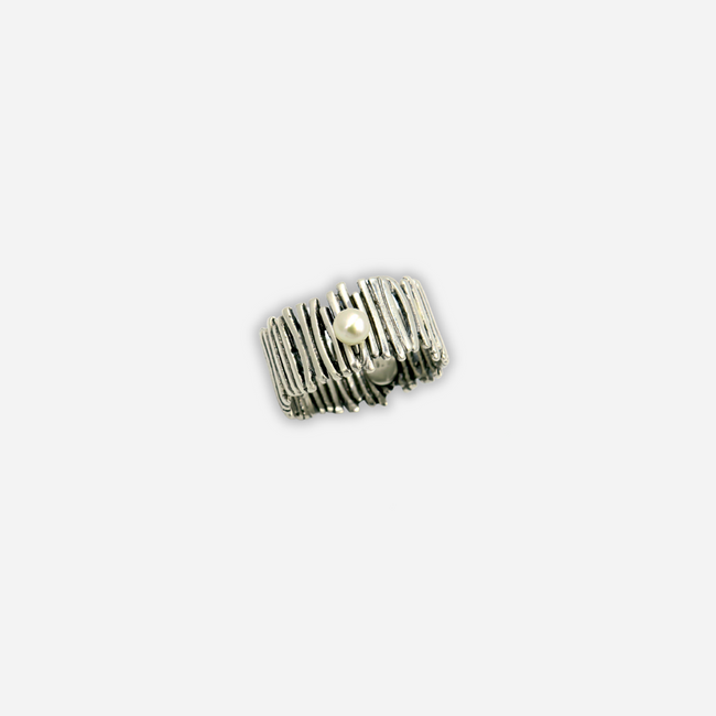 Silver ring with pearl