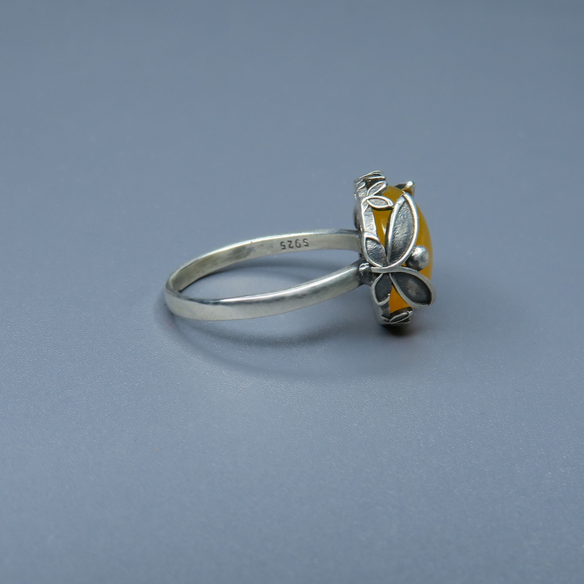 Silver ring with yellow agate stone