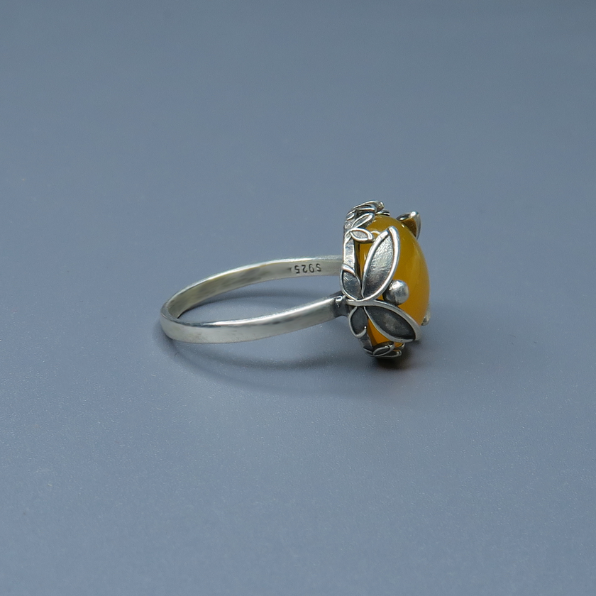 Silver ring with yellow agate stone
