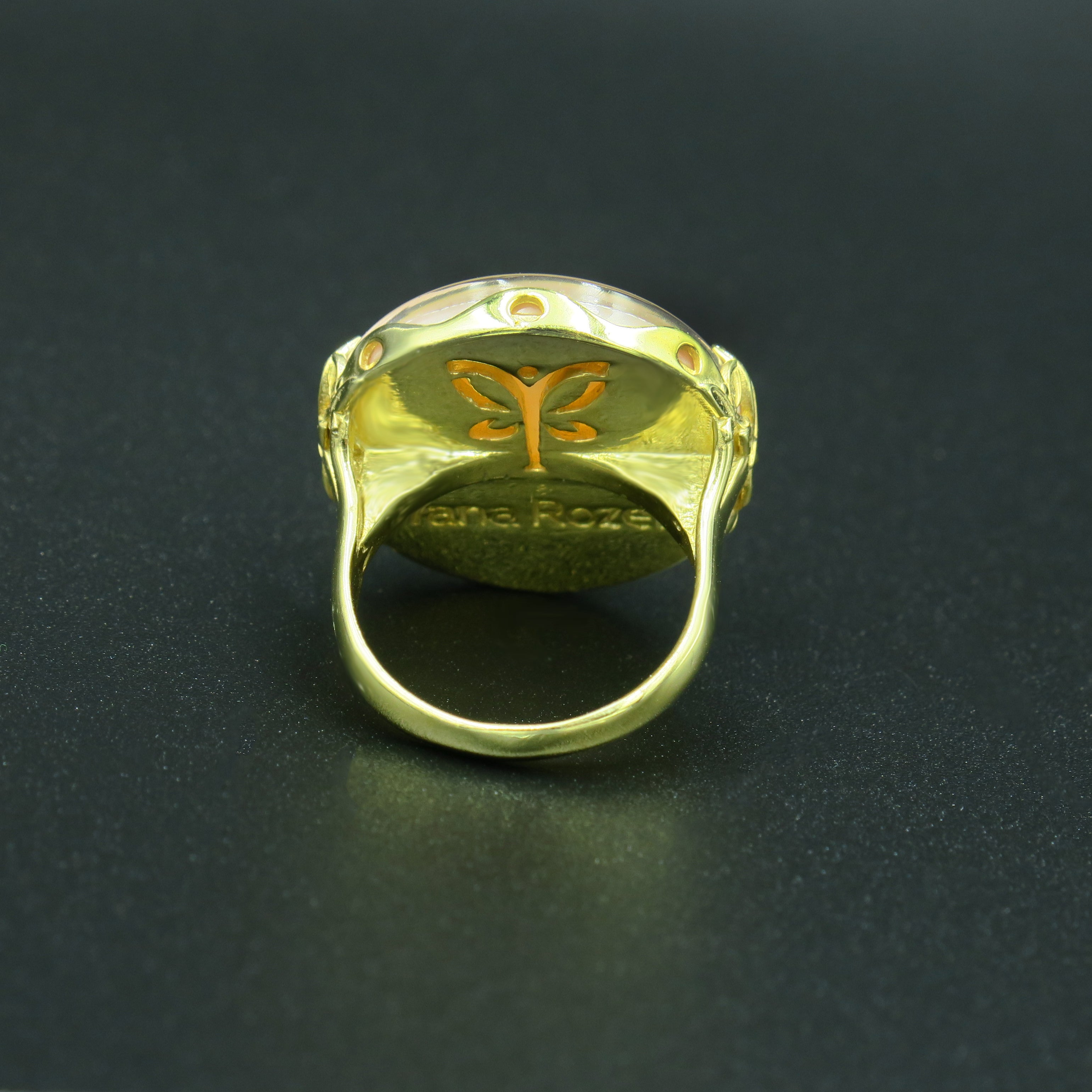 טבעת כסף עם אם פנינה בגוון ורוד עדין