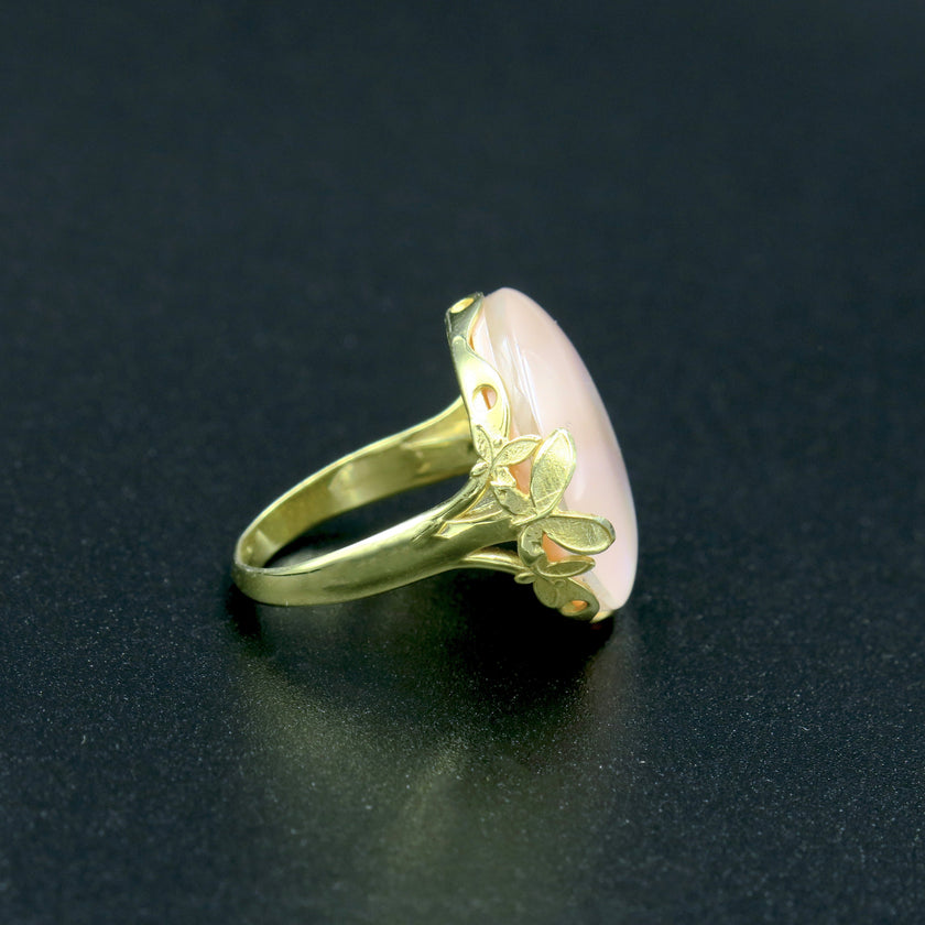 טבעת כסף עם אם פנינה בגוון ורוד עדין