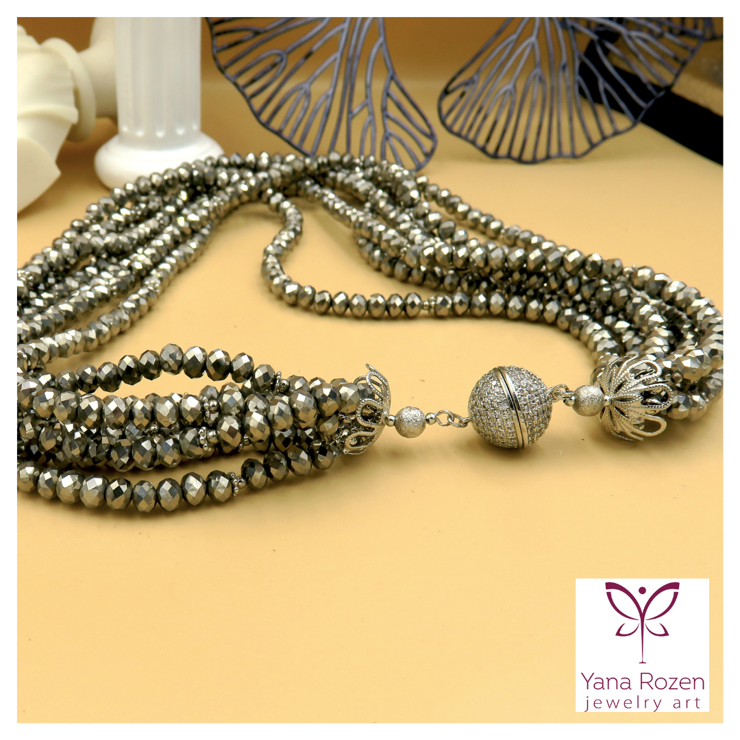 שרשרת שורות בגווני אפור