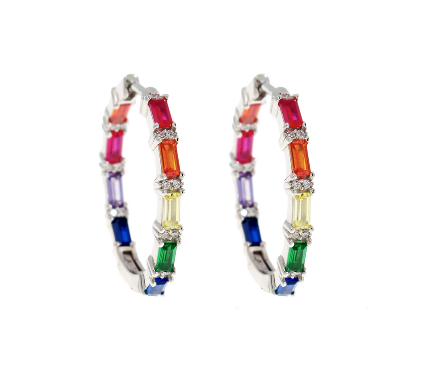 עגילי חישוק עדינים ואלגנטיים לנשים שאוהבות צבע, אבל בטוב טעם. עשויים מחומרים איכותיים ומשובצים בזירקוניות צבעוניות בגוונים משתלבים – ורוד עתיק, טורקיז רך, לימון בהיר וירוק מלכותי. העיצוב הנצחי פוגש את הטרנד של הצבעוניות, ליצירת תכשיט שמשדר יוקרה עם קלילות.
#עגילים_לנשים #חישוקים_עם_זירקוניה #מולטיקולור_קלאסי #תכשיטים_עם_אמירה #עגילים_בעיצוב_מודרני #תכשיטים_צבעוניים #מתנה_לאישה #עגילים_שיקיים