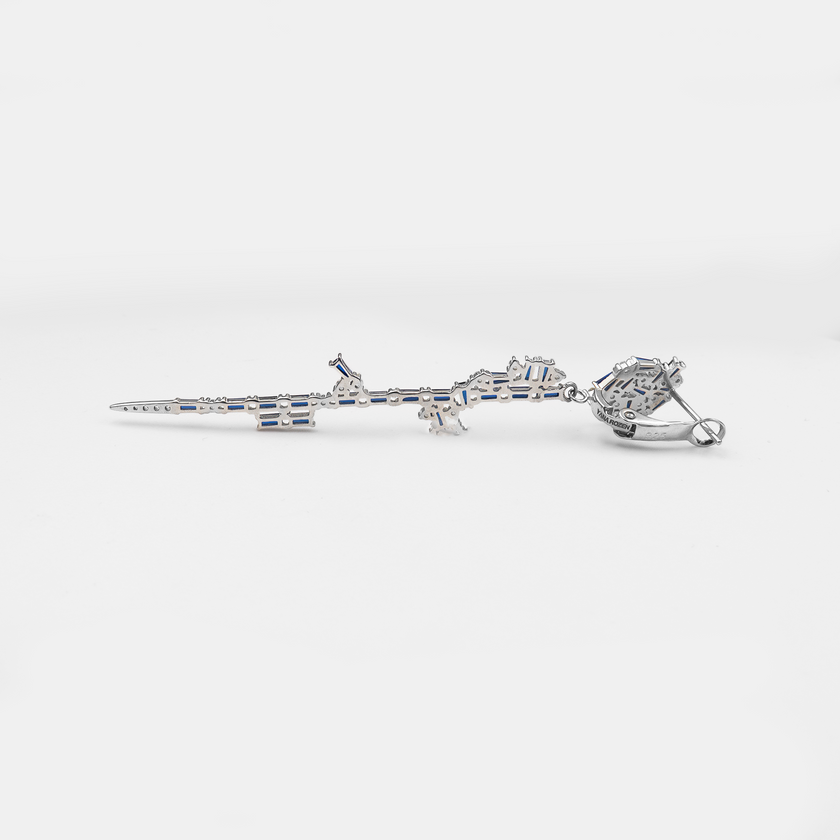 
עגילים ארוכים מכסף טהור עם שילוב מרהיב של קריסטלים בגווני מולטיקולור – כחול, ירוק, ורוד וזהב – בעיצוב קליל ונשי עם נוכחות יוקרתית. עגיל שהוא הצהרת אופנה ואור.
#עגילי_קריסטל #תכשיטים_עם_צבע #סטייל_נשי #עגילים_אלגנטיים #עגילים_צבעוניים_ויוקרתיים