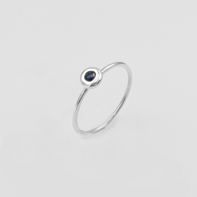 14k white gold ring with sapphire