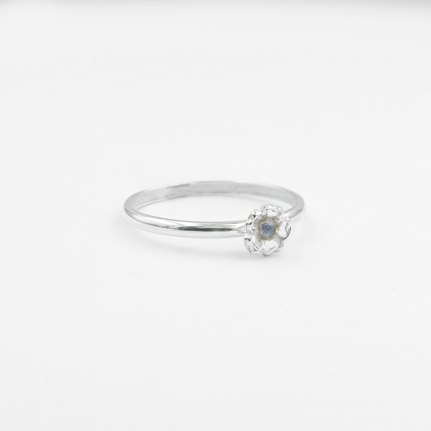 טבעת כסף עם לברדורייט