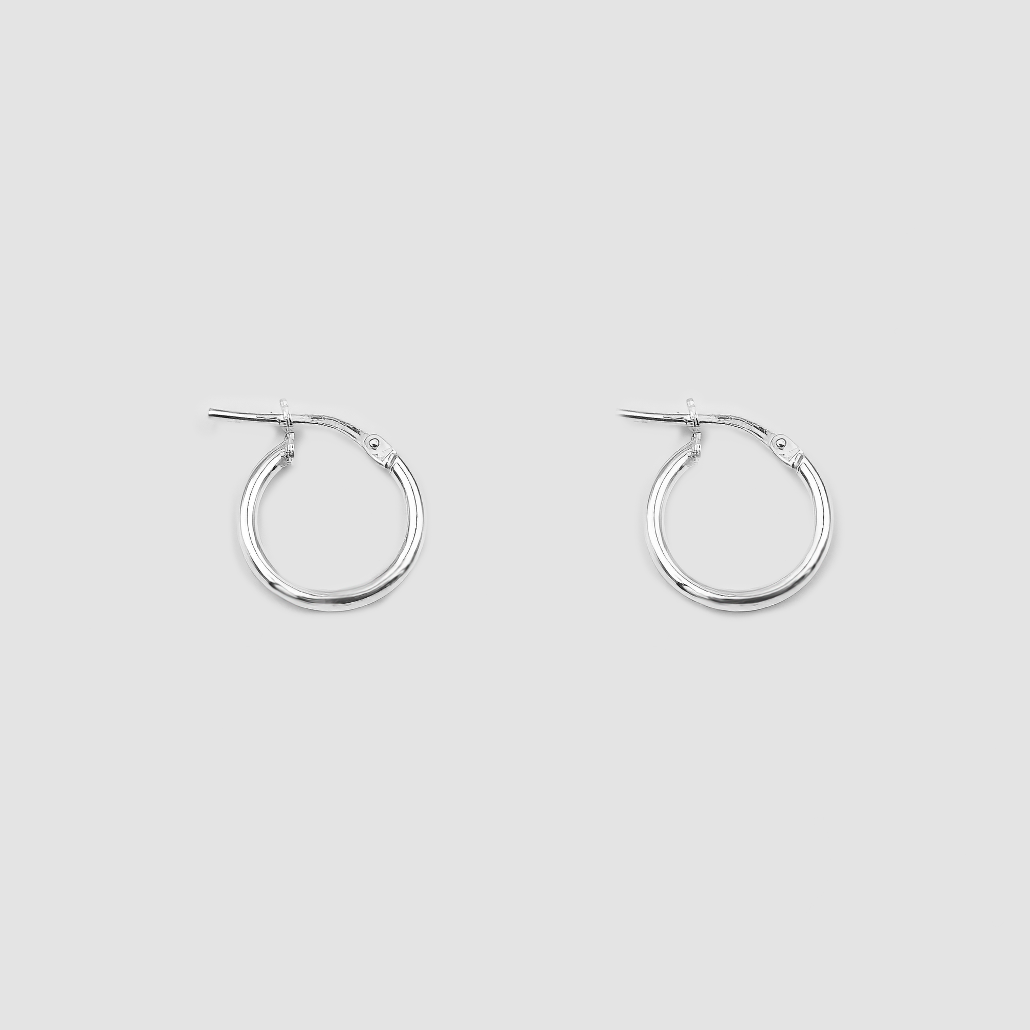 עגילי חישוק קטנים