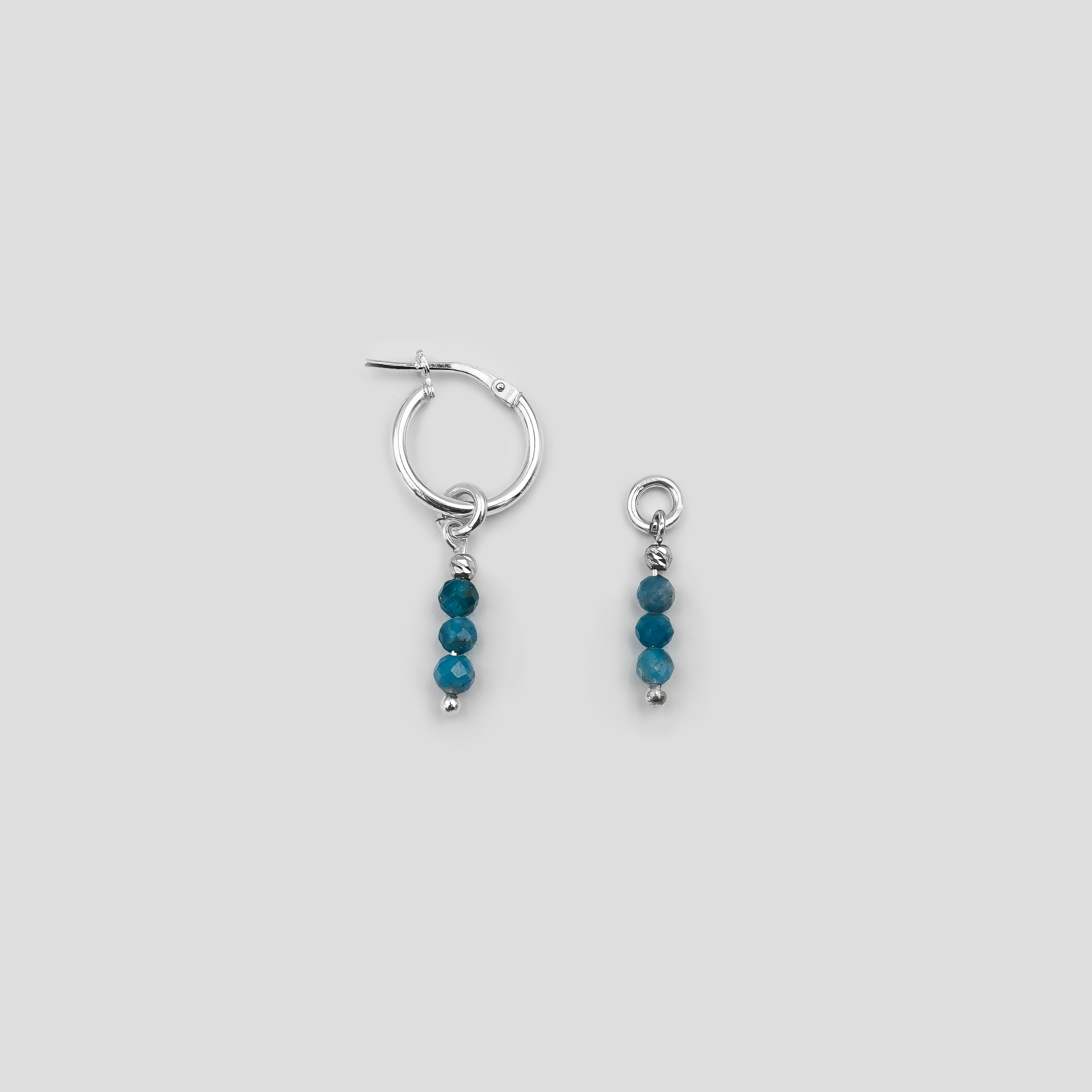 Monica עגילים עם סט 6 צ'ארמים