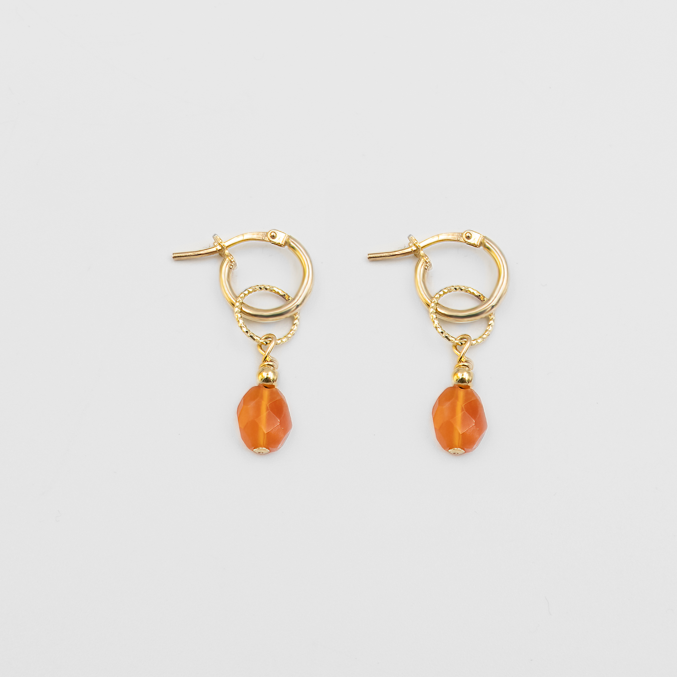 Anna סט עגילי כסף עם צ'ארמים קרנליאן