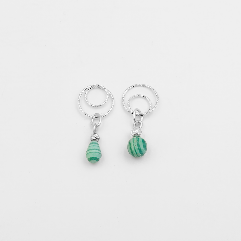 Bridget עגילים עם צ'ארמים מלכיט