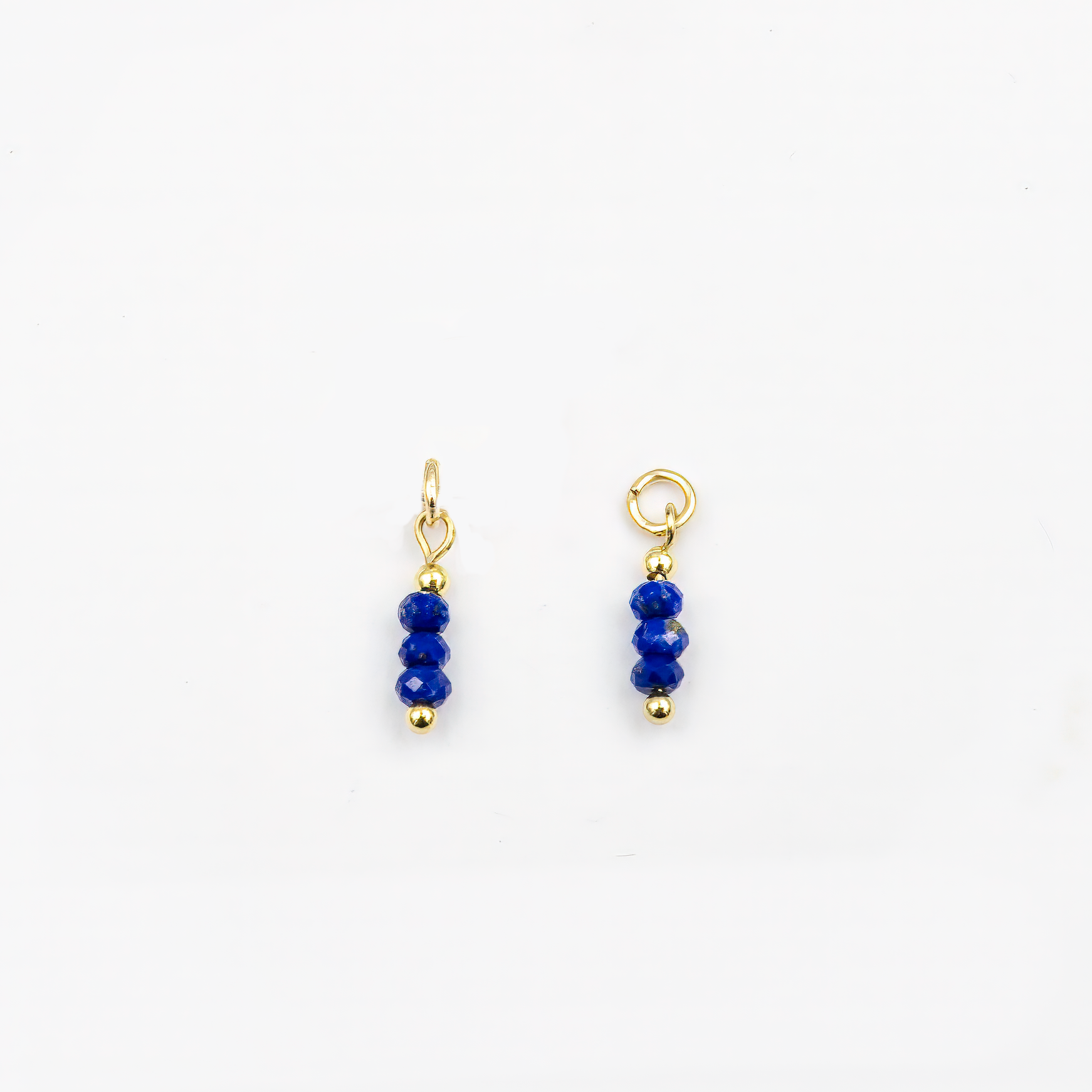 Nataly עגילים עם צ'ארמים ליאפיס