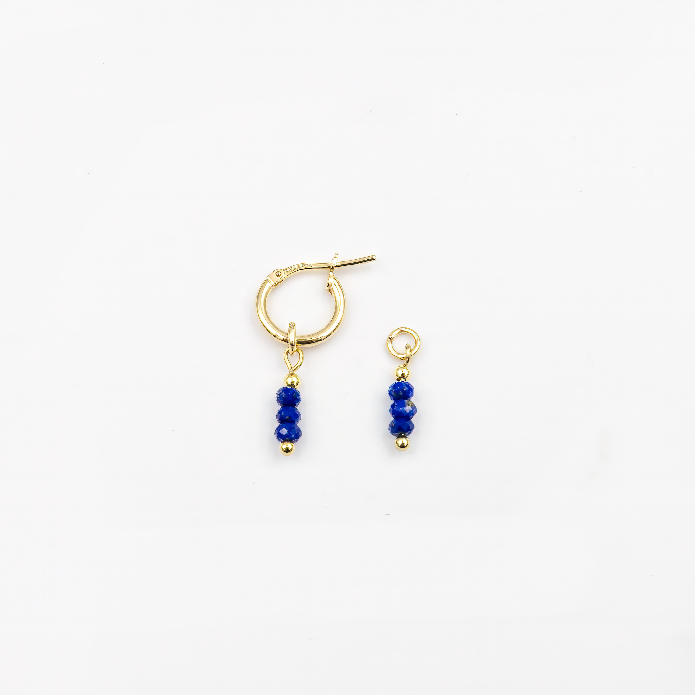 Nataly עגילים עם צ'ארמים ליאפיס