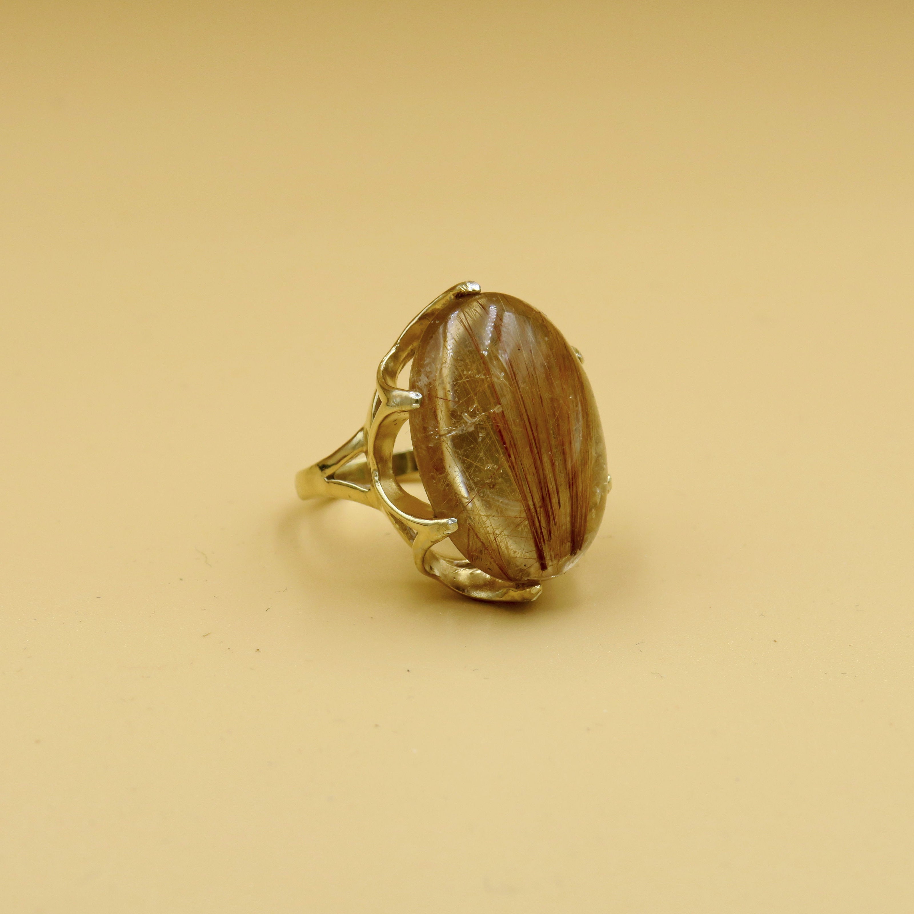 טבעת כסף עם רוטיל קוורץ