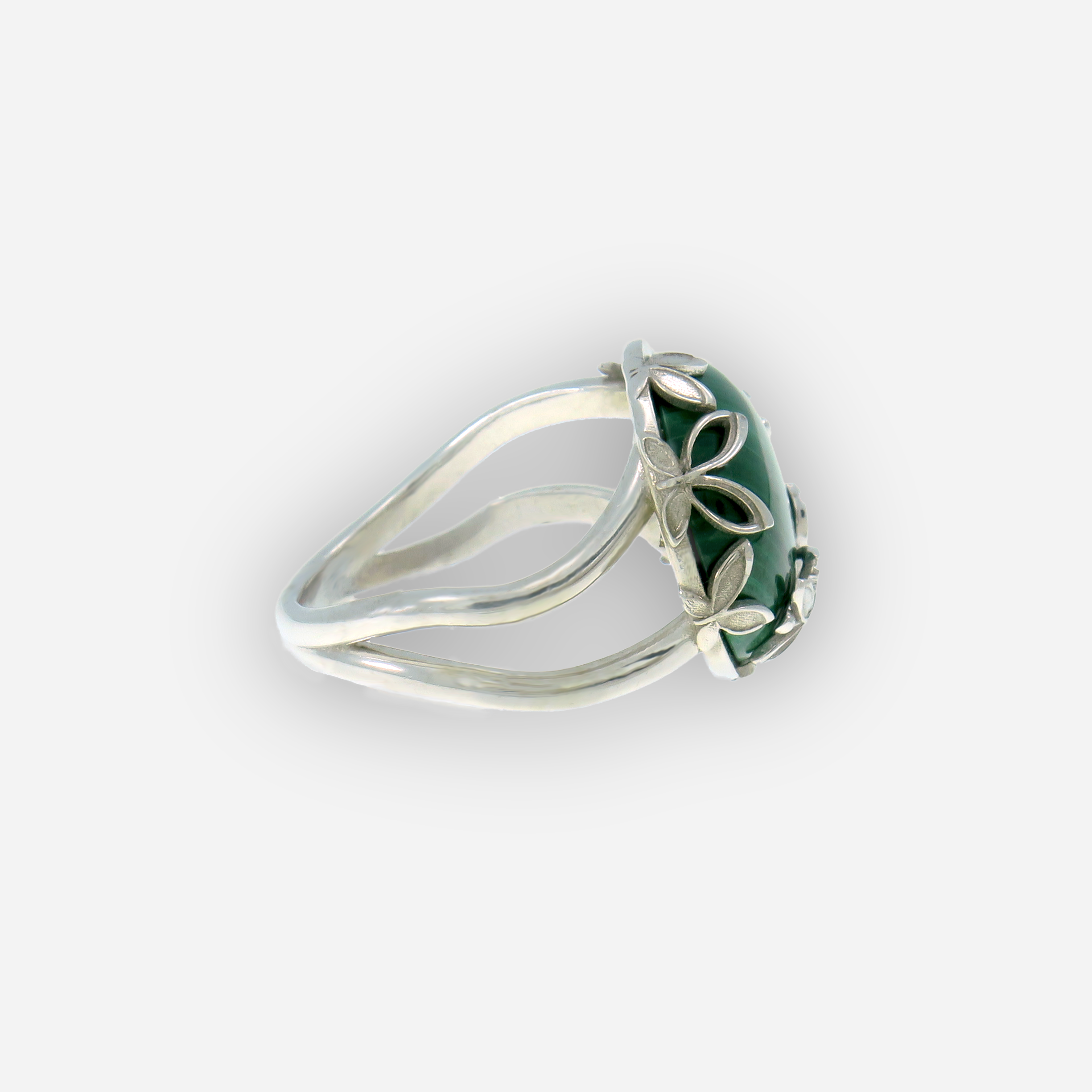 טבעת כסף עם מלאכיט טבעי