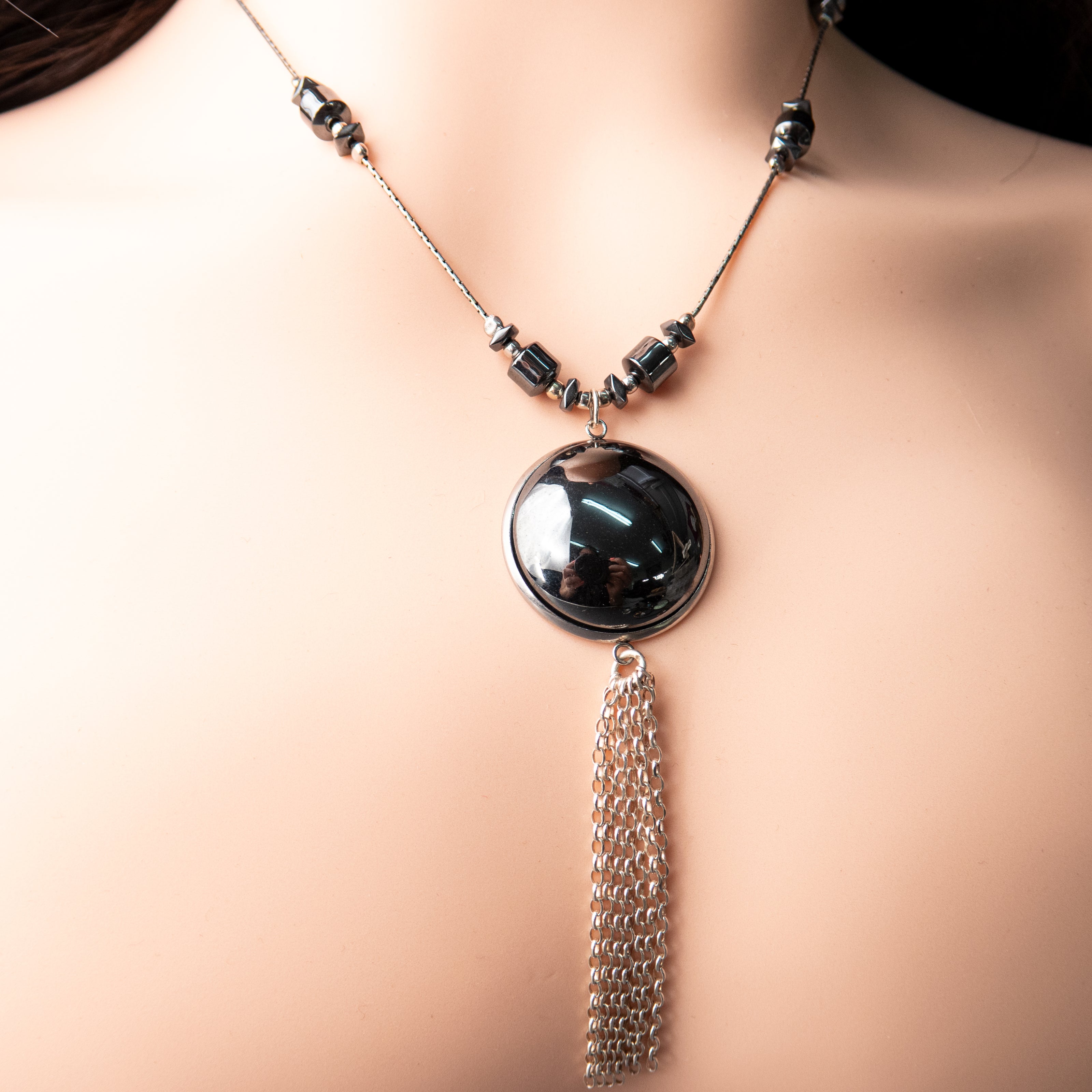 שרשרת משולבת עם תליון המטייט