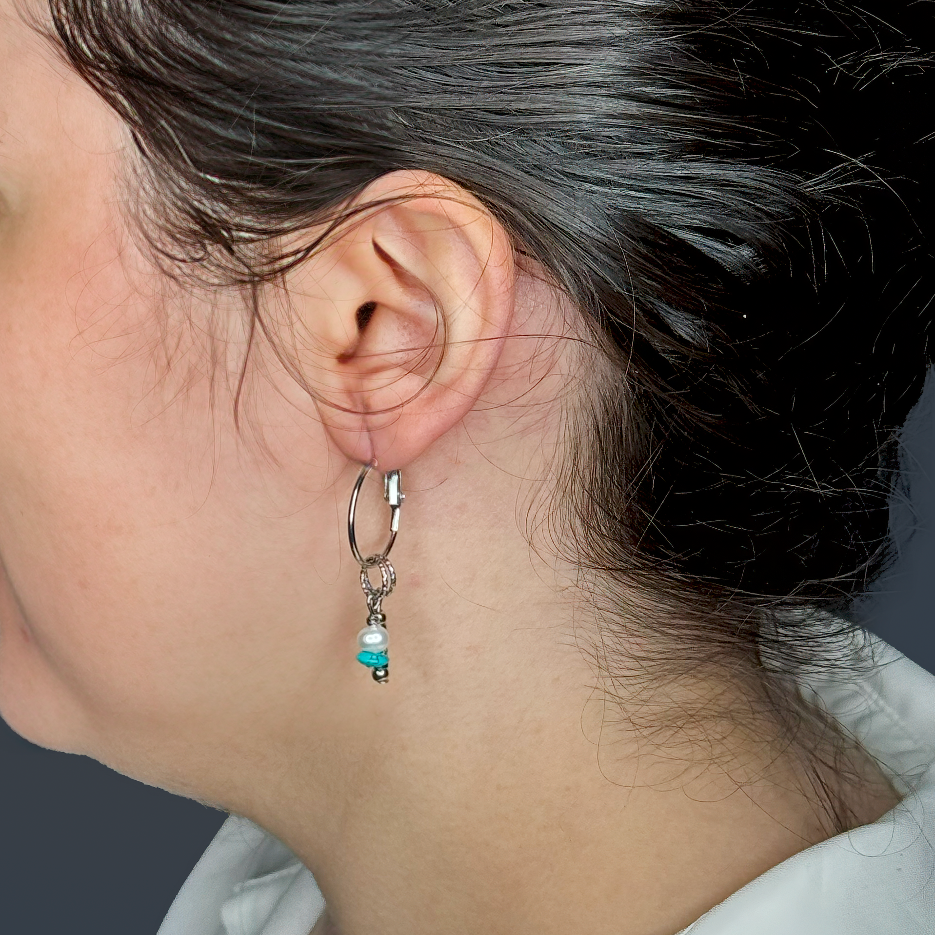 Debby עגילי חישוק עם 4 צ'ארמים