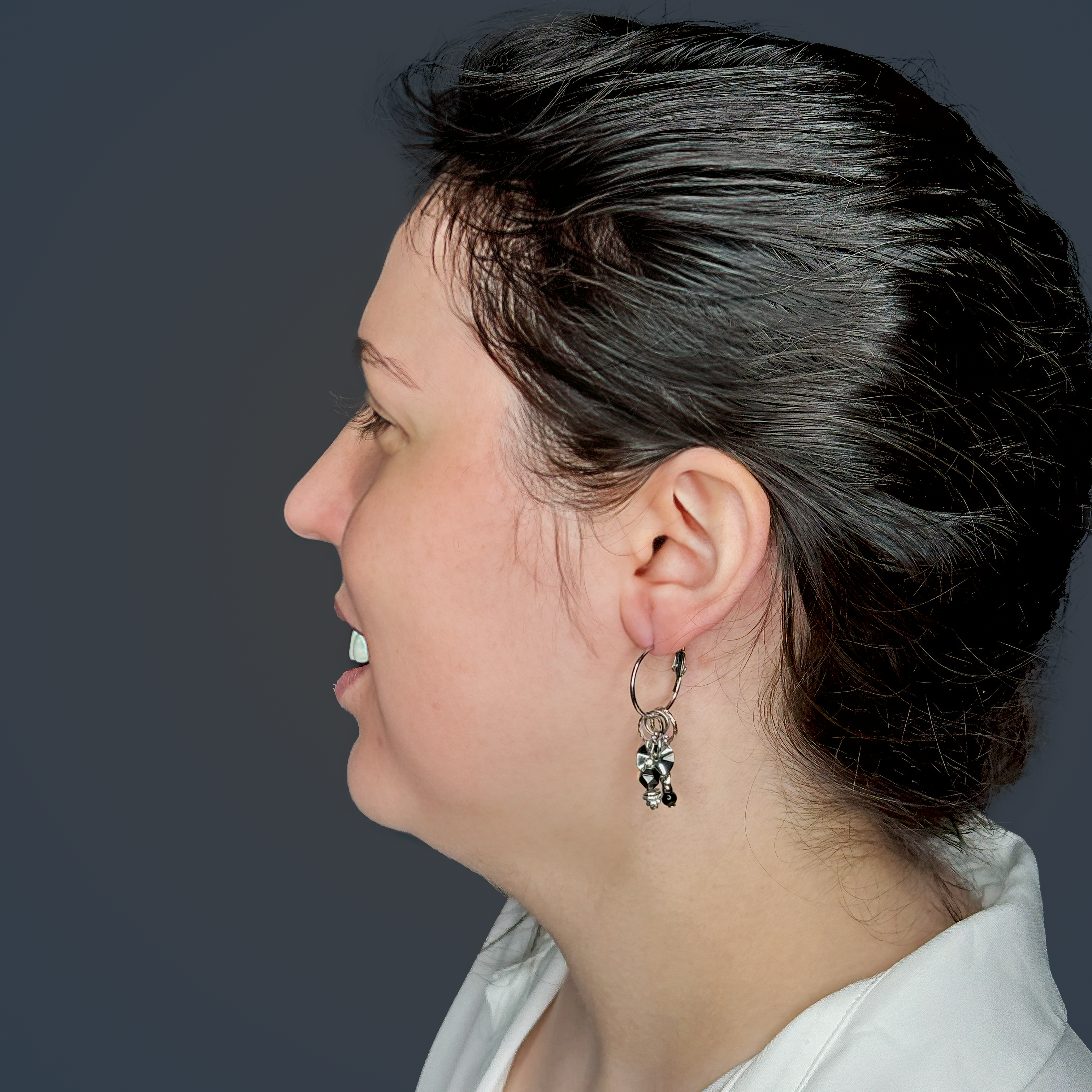 Ellen עגילי חישוק עם 6 צ'ארמים