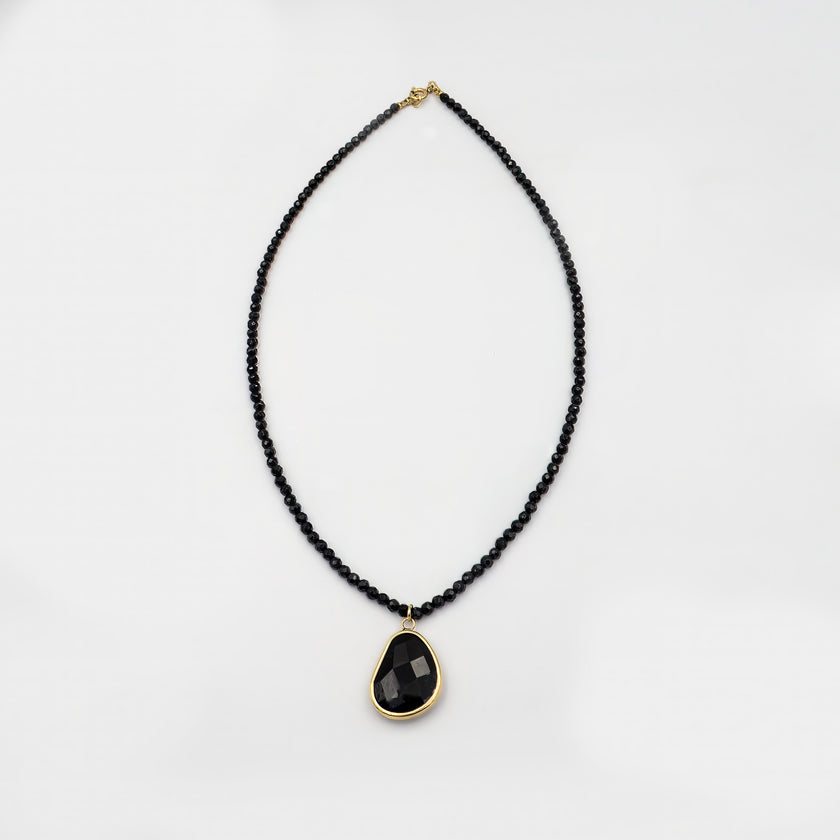 Onyx necklace with a designed pendant