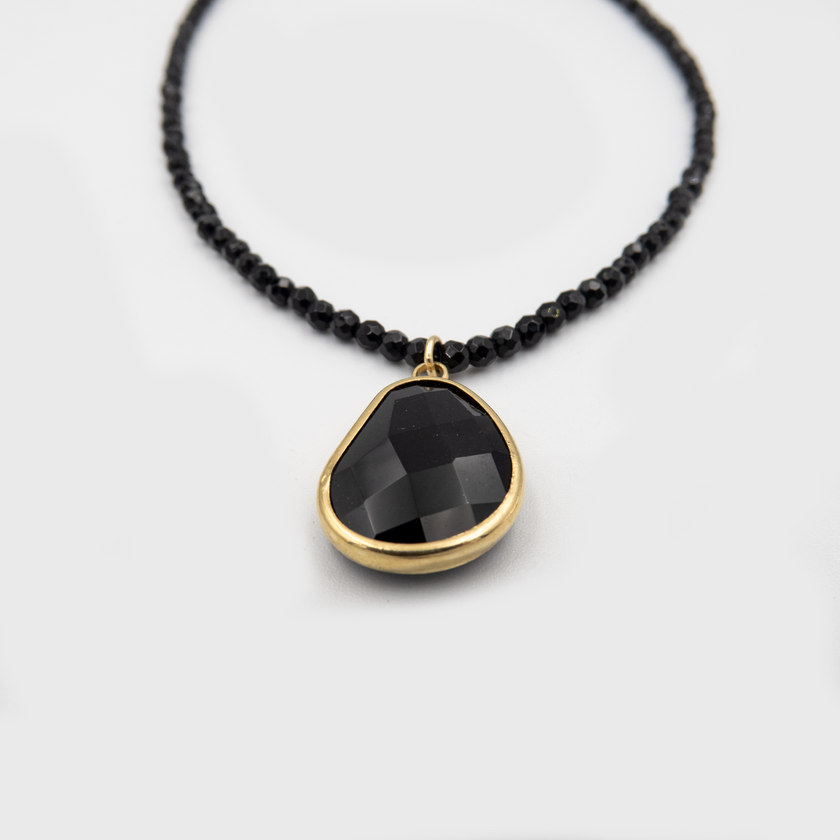 Onyx necklace with a designed pendant