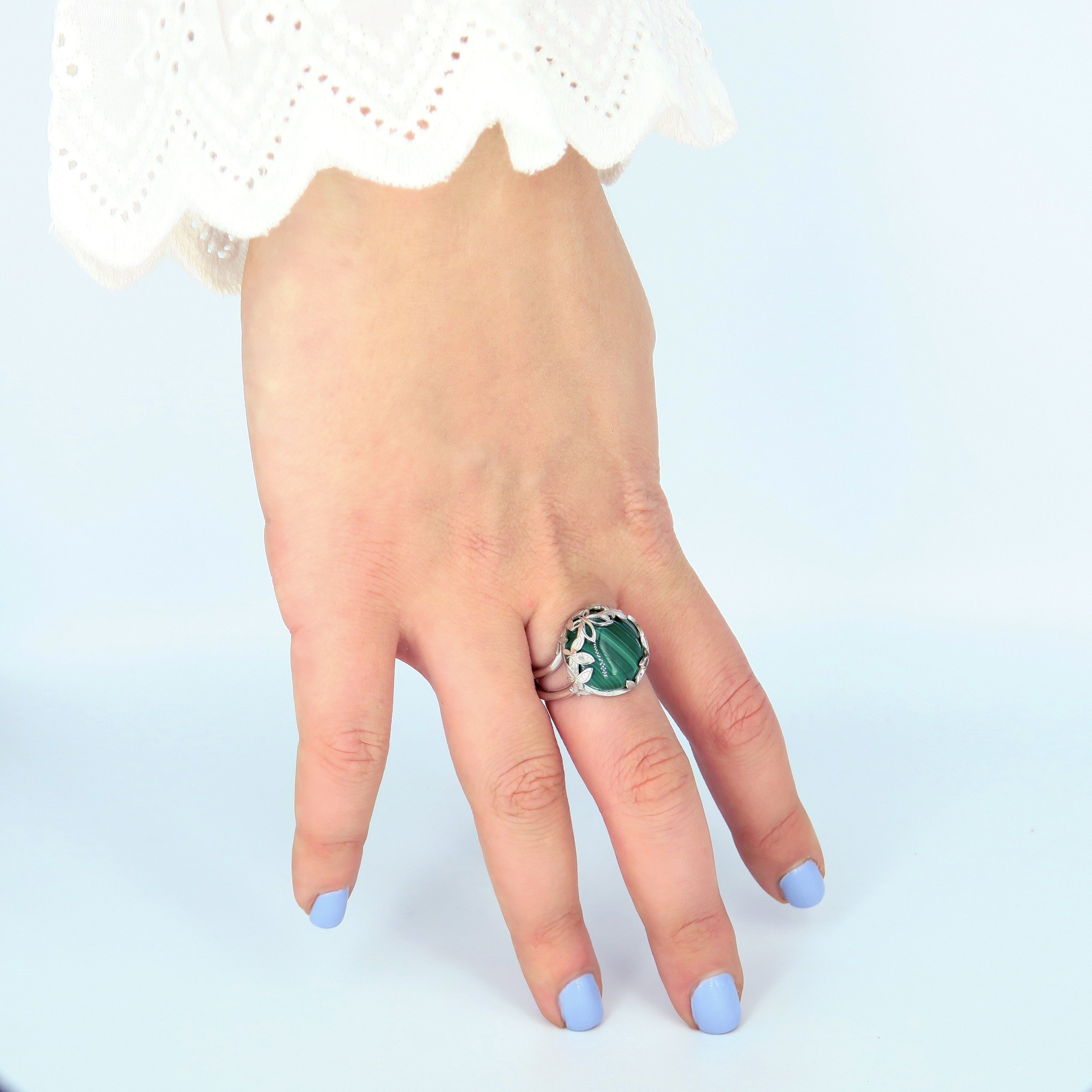 טבעת כסף עם מלאכיט טבעי