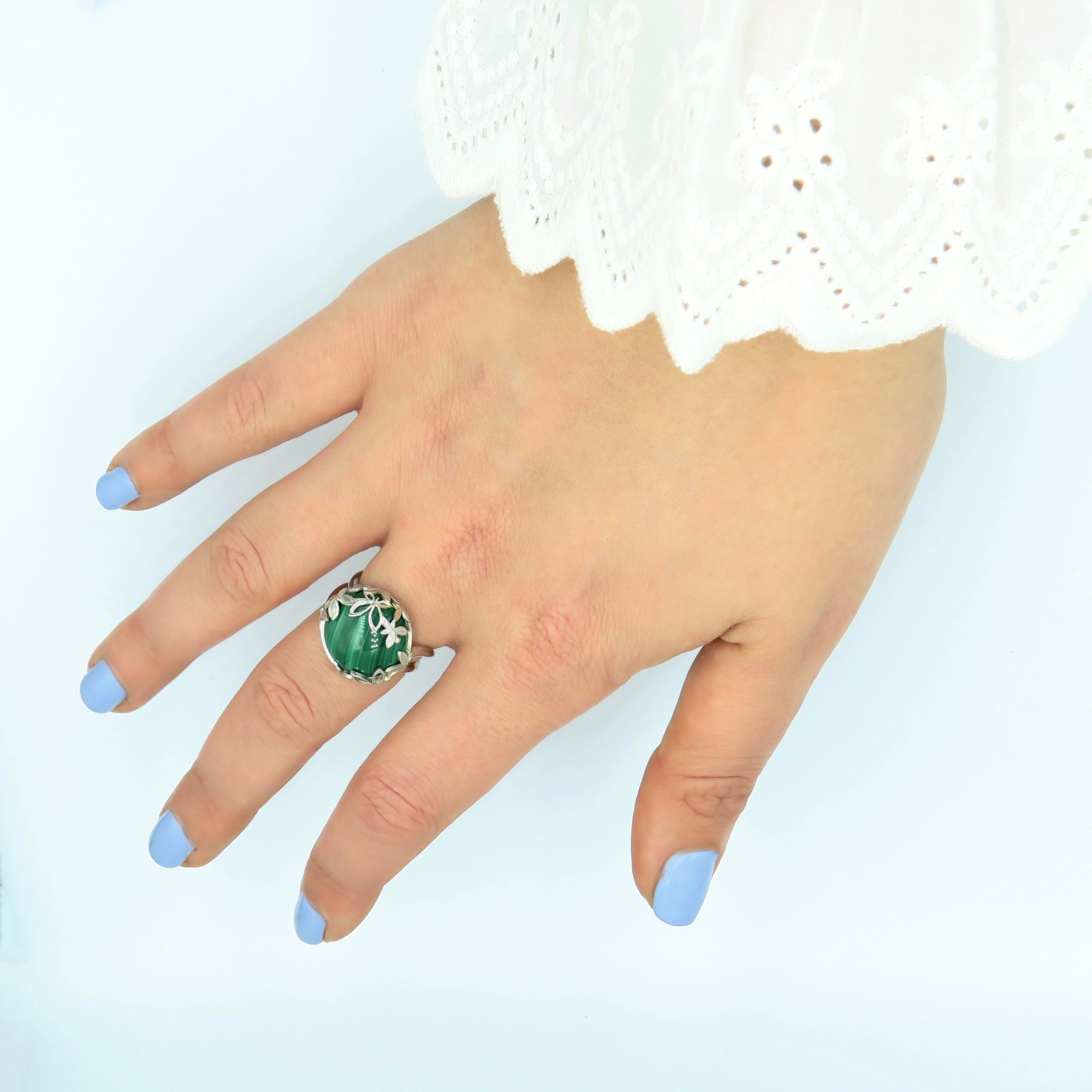 טבעת כסף עם מלאכיט טבעי