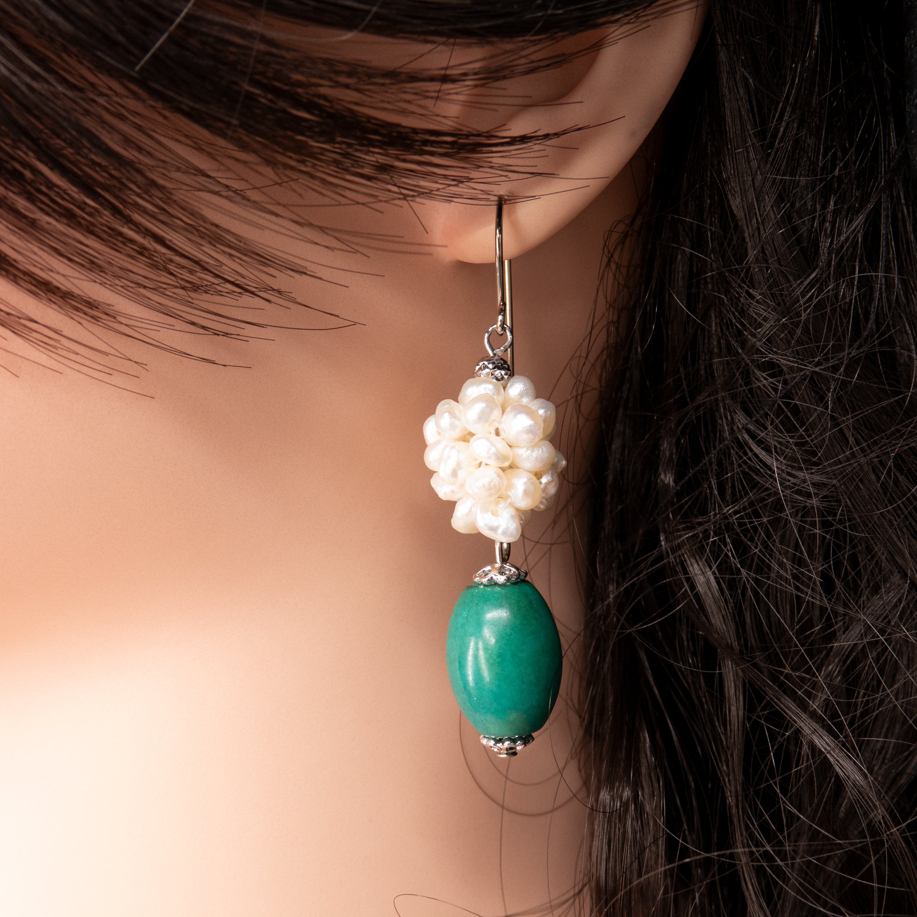 Silver hanging earrings with turquoise and pearls
