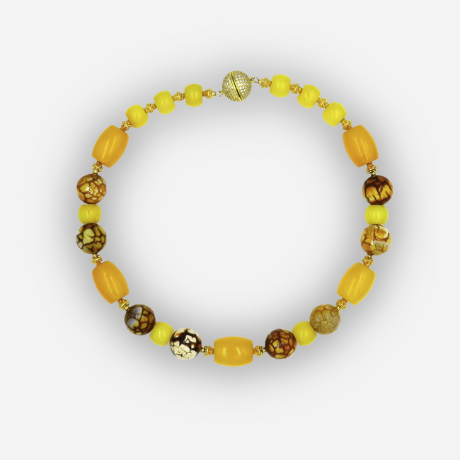 Giant helite and yellow agate