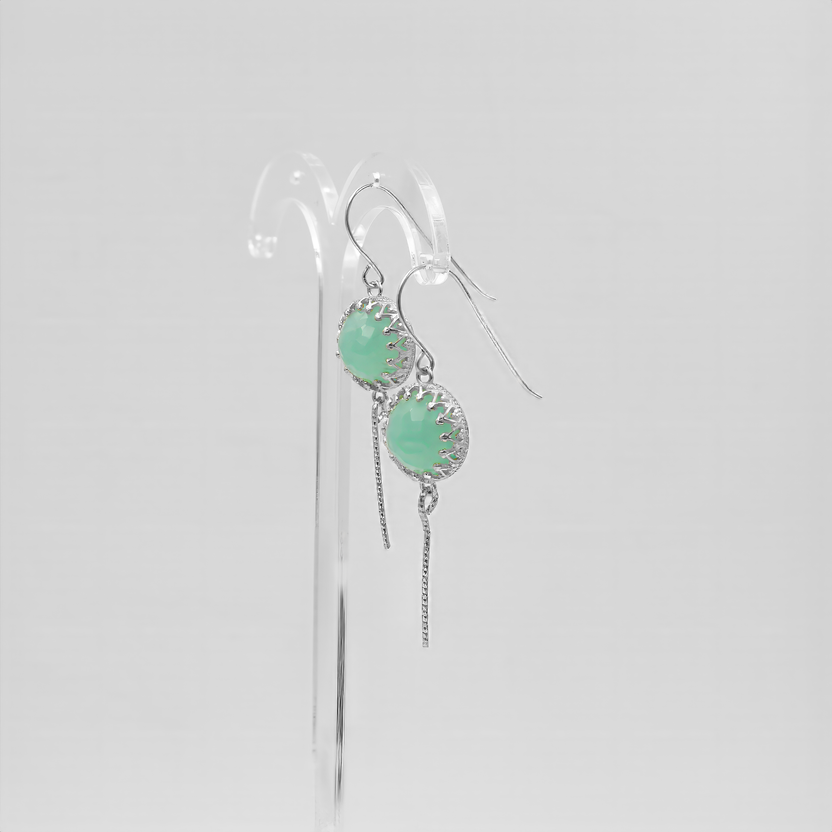 עגילים קלילים שמתאימים לכל יום – עם גוון ירוק Apple Green שמוסיף טאץ' ייחודי ומרענן. אידיאליים למראה טבעי עם קריצה צבעונית.
#עגילים_ליום_יום #ירוק_עדין #אופליט_טבעי #עגילים_נשיים_פשוטים #עגילים_עם_אופי