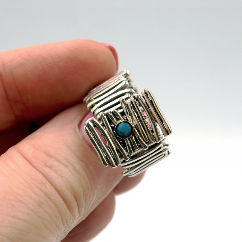 טבעת כסף עם אבן טורקיז