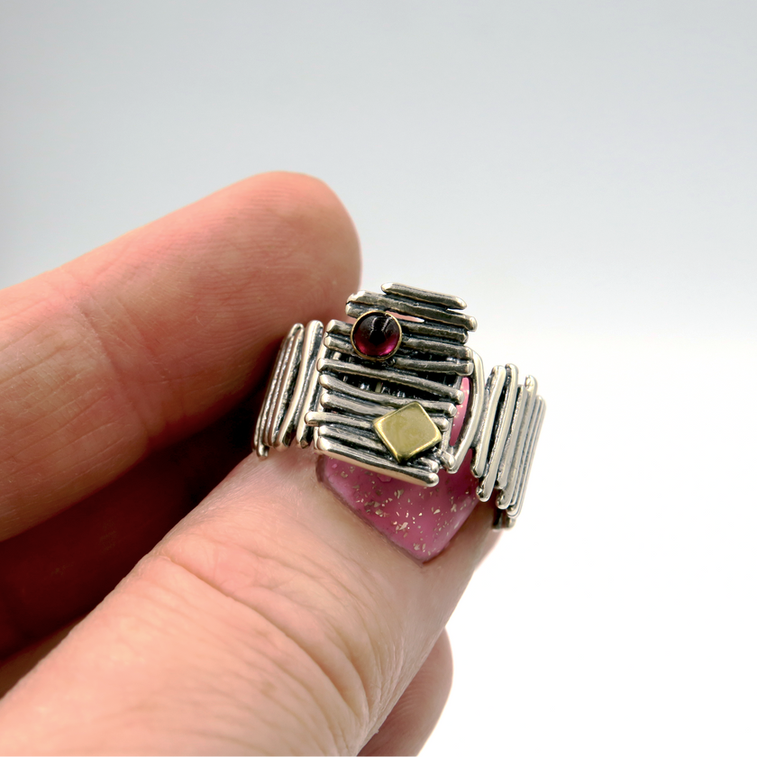 טבעת כסף עם אבן גארנט