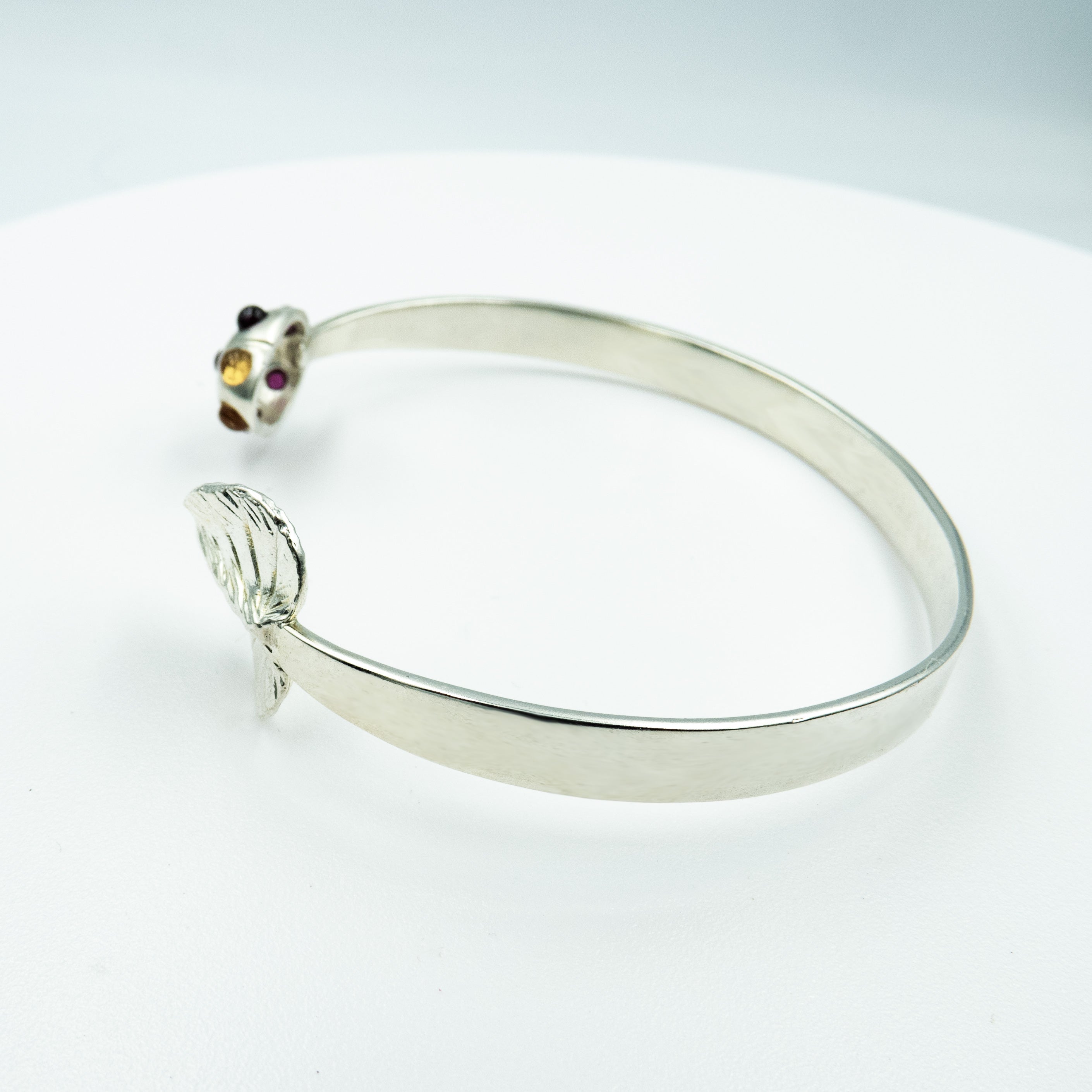 צמיד חיפושית