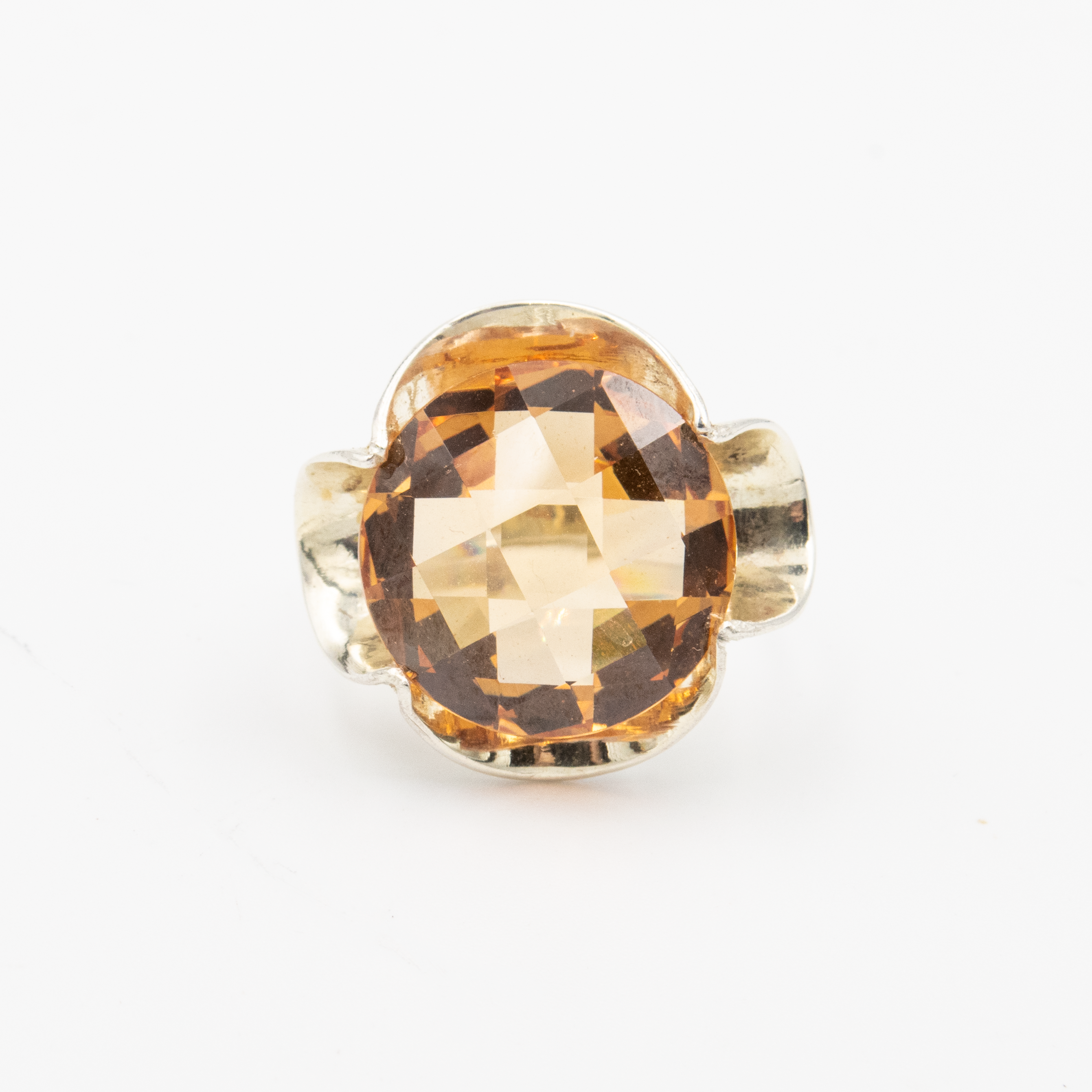 טבעת כסף עם קריסטל בגוון של סיטרין