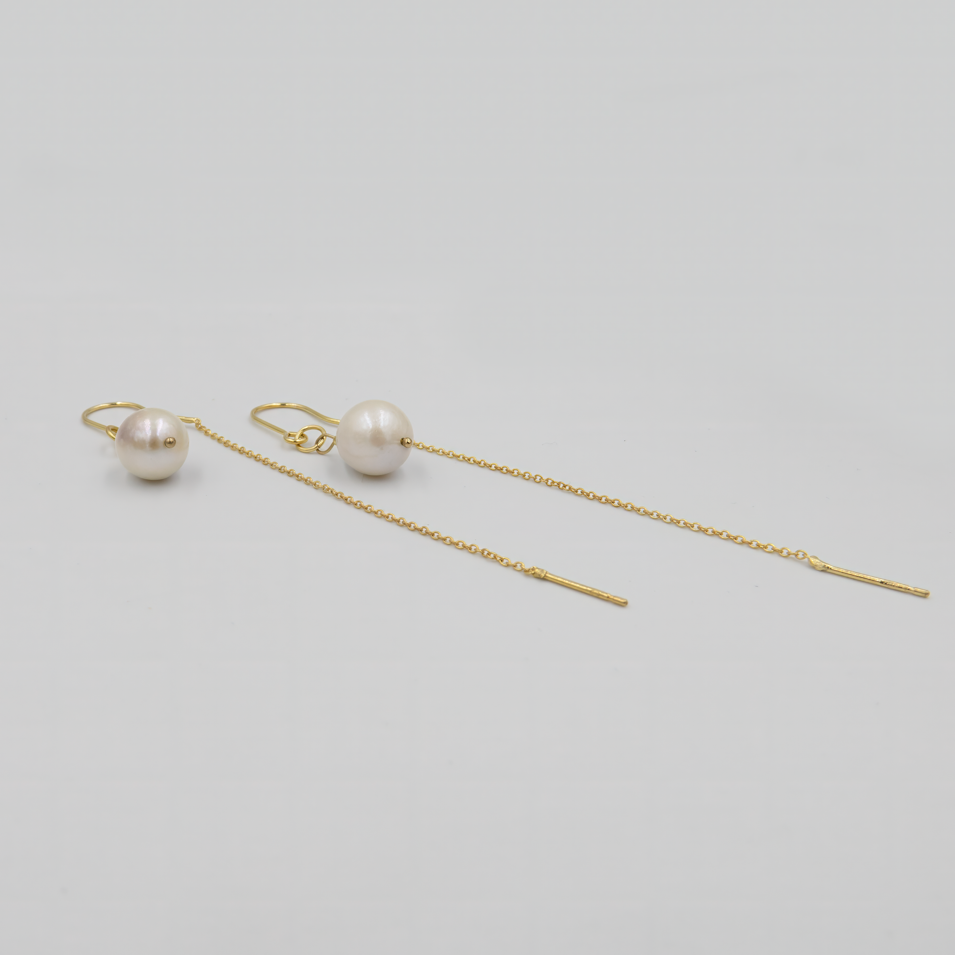 עגילי שרשרת עם פנינה