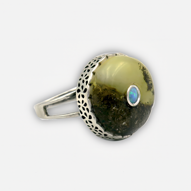 Silver ring with yellow agate stone