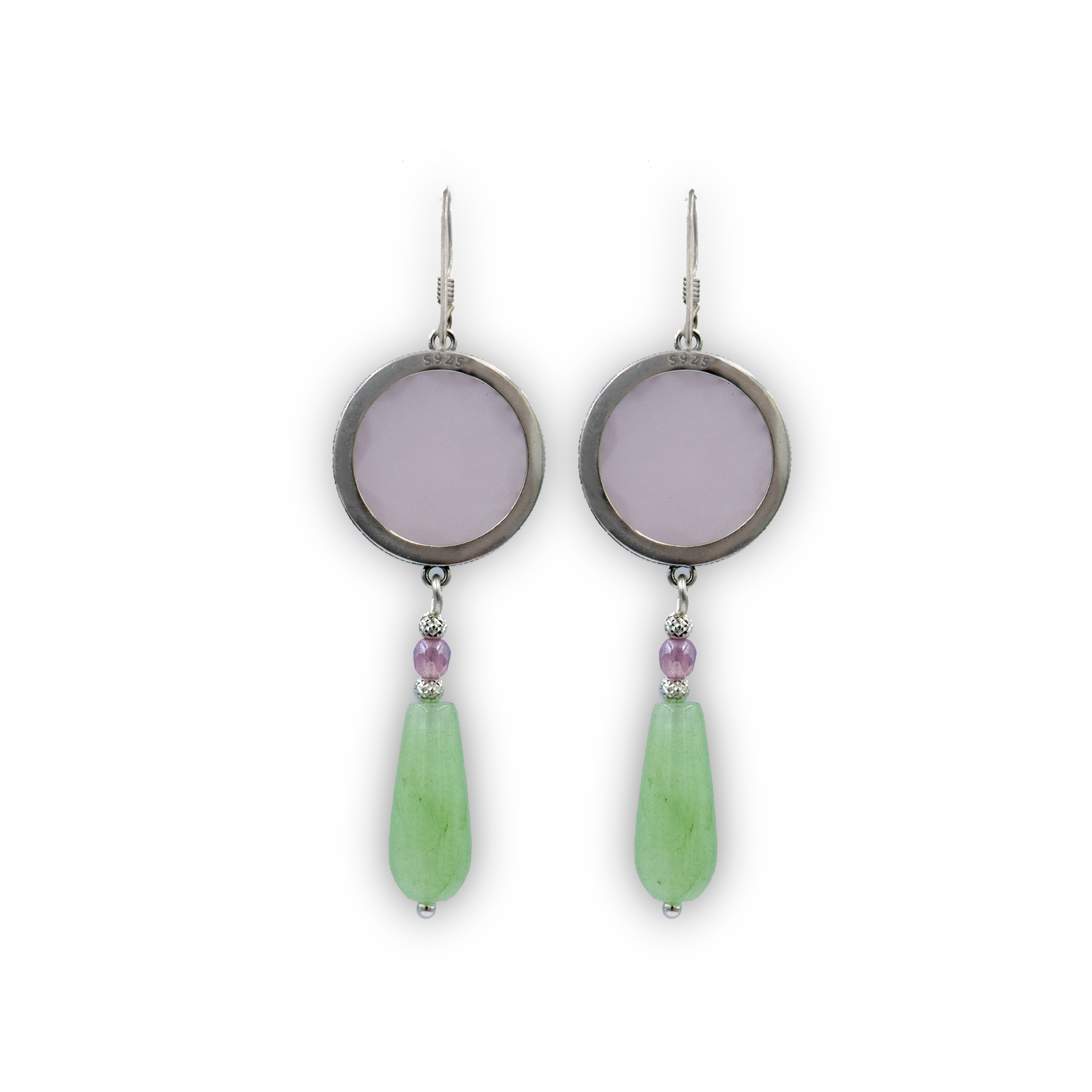 עגילים בעבודת יד מכסף 925 עם אבני אופליט ורודות וירוקות בגוונים מתחלפים, עיצוב קליל ואורירי המשרה תחושת רוגע ואיזון.
עגילים תלויים עם אופליט בגוונים ורודים וירוקים, מסגרת כסף אלגנטית, מתאימים לנשים שמחפשות תכשיט צבעוני ועדין בו זמנית.