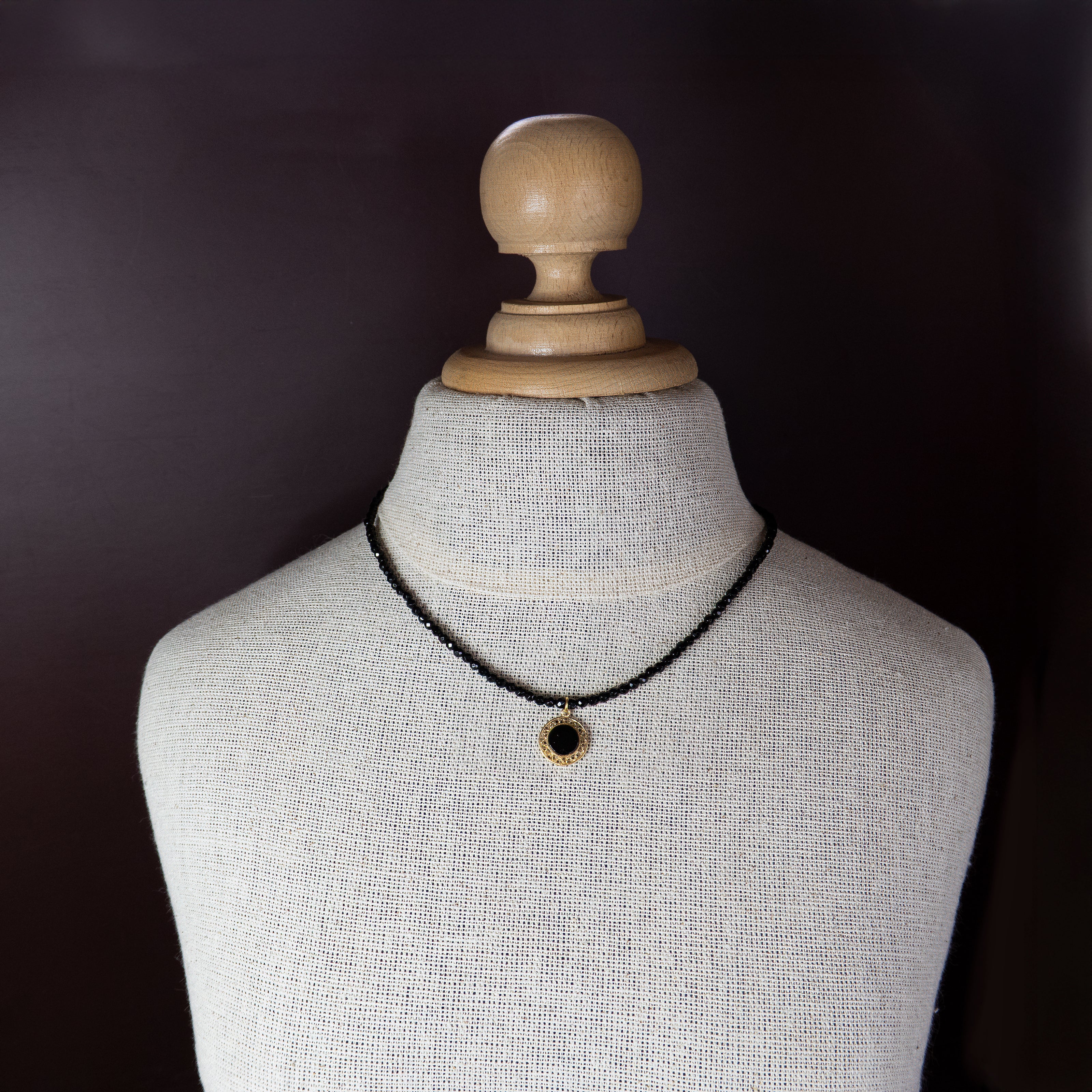 שרשרת עם תליון אניקס