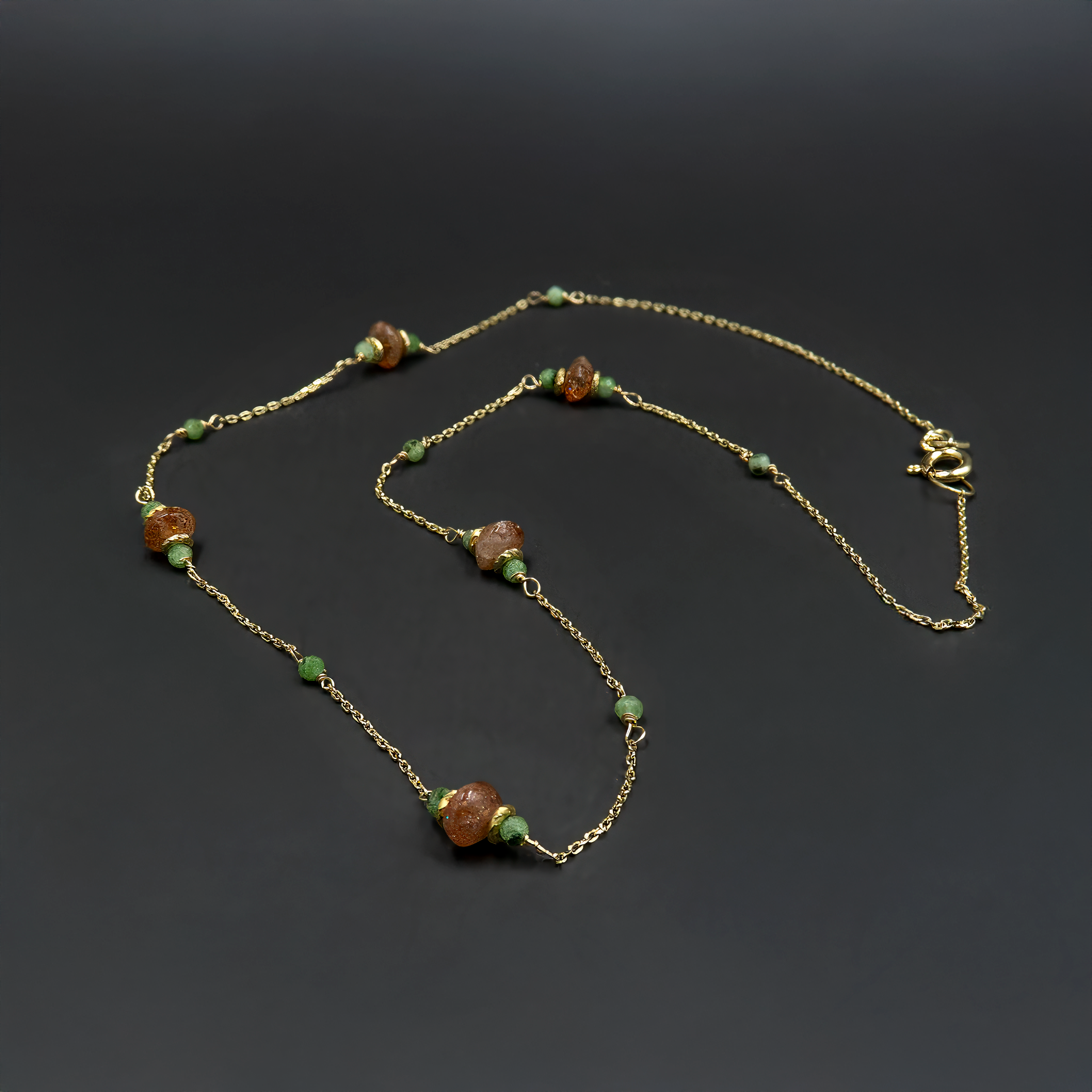 שרשרת זהב 14 קראט עם סנסטון ורובי זוייסייט