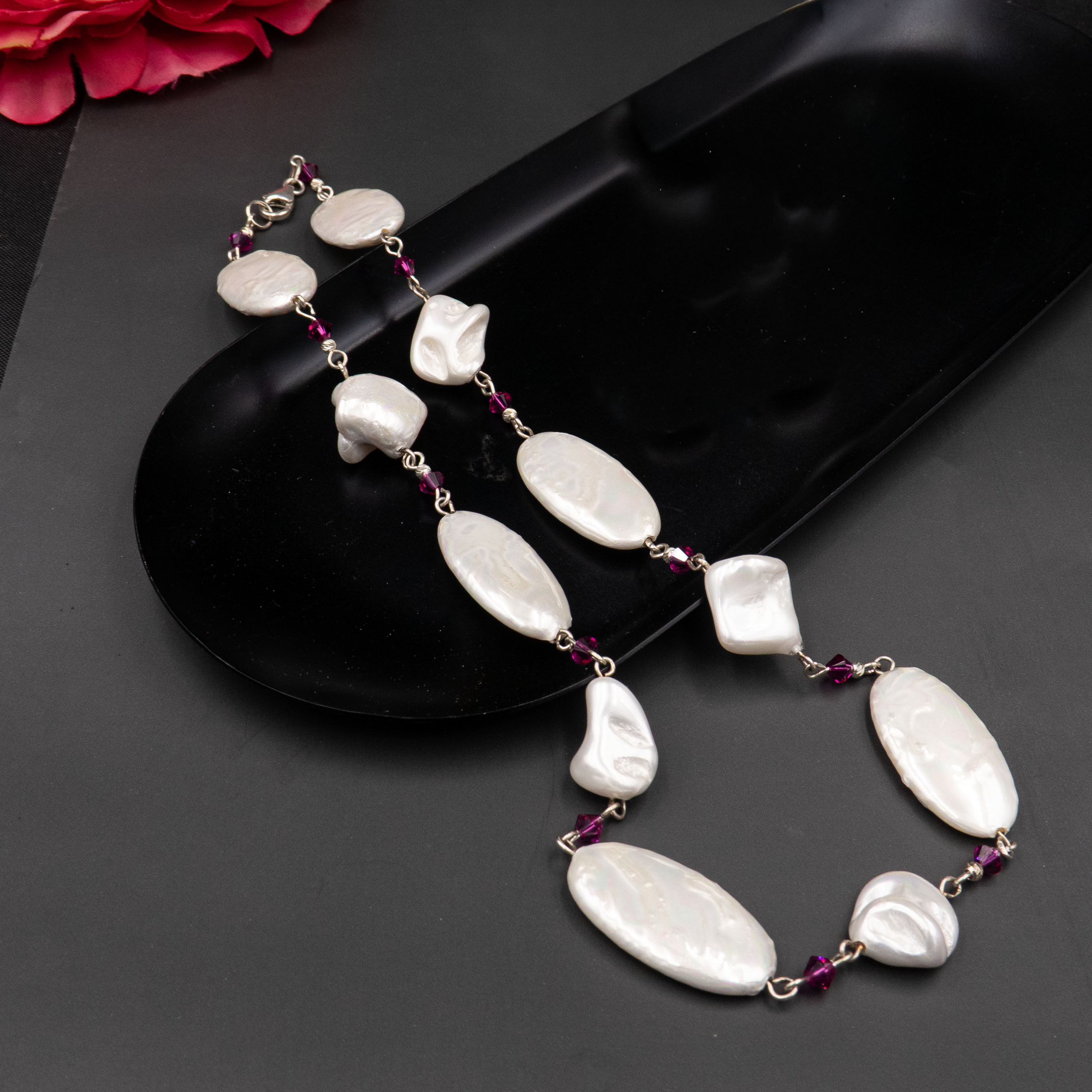 Necklace with pearl pendant