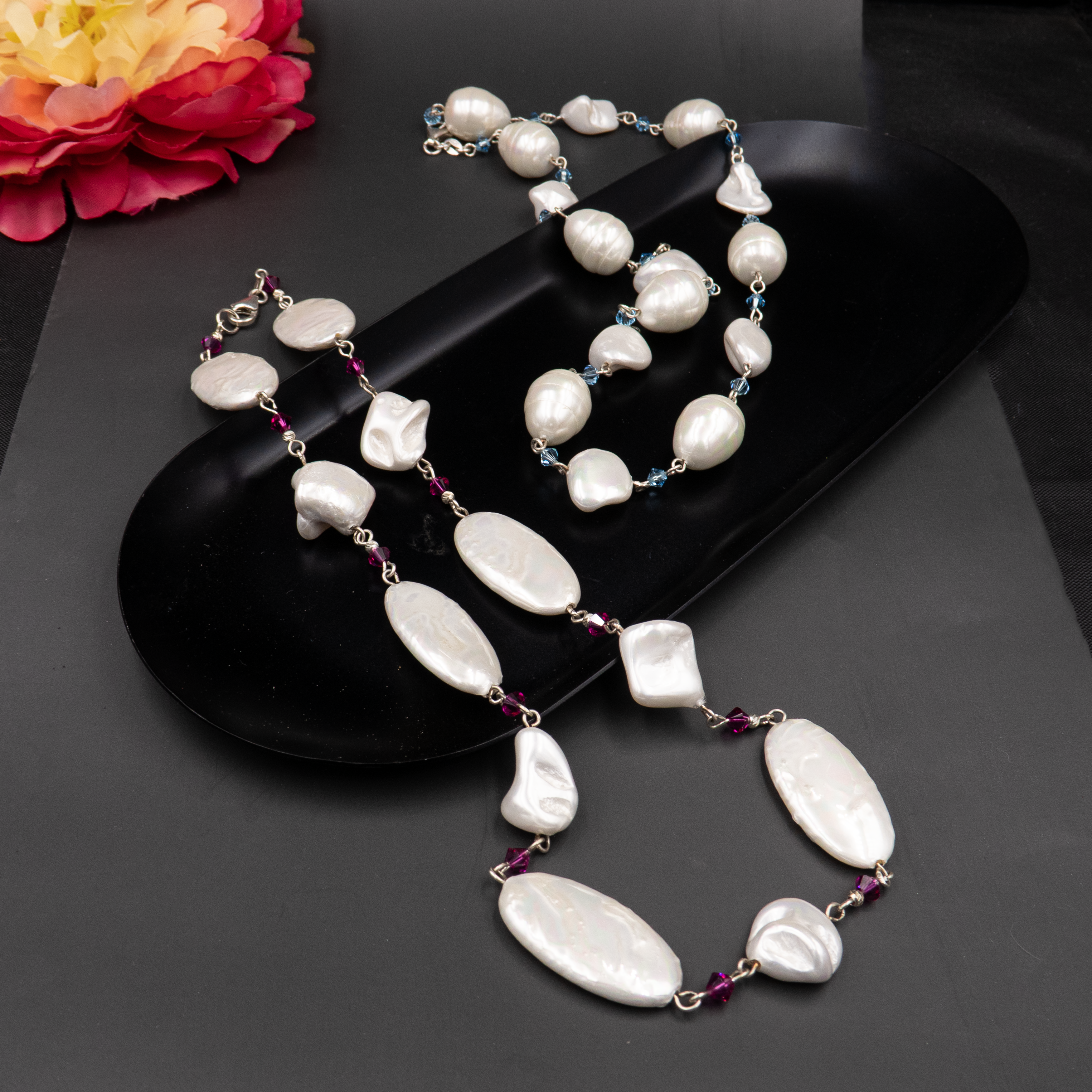 Necklace with pearl pendant