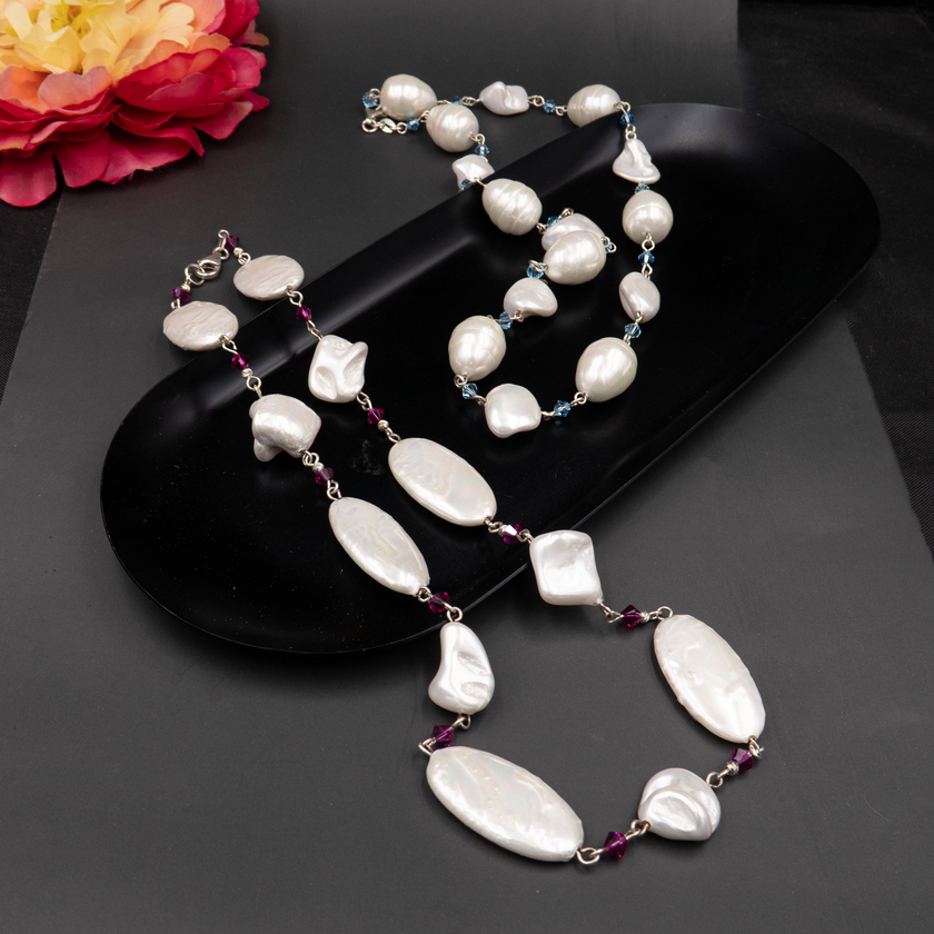 Necklace with pearl pendant