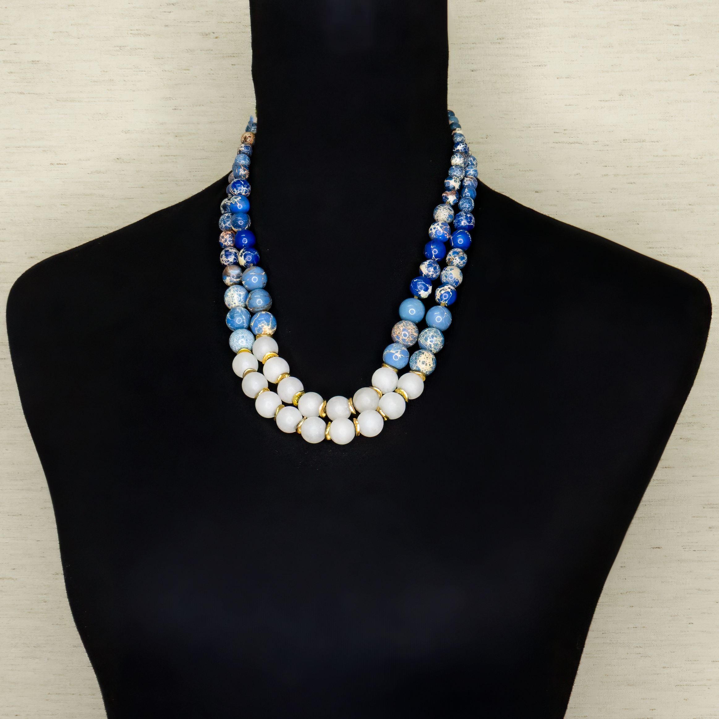 שרשרת של ישפה וקוורץ לבן