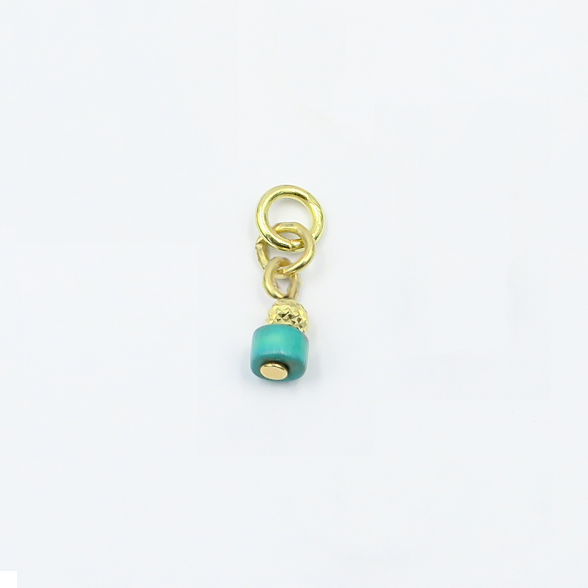 עגילים וצ'ארם אבן היולייט