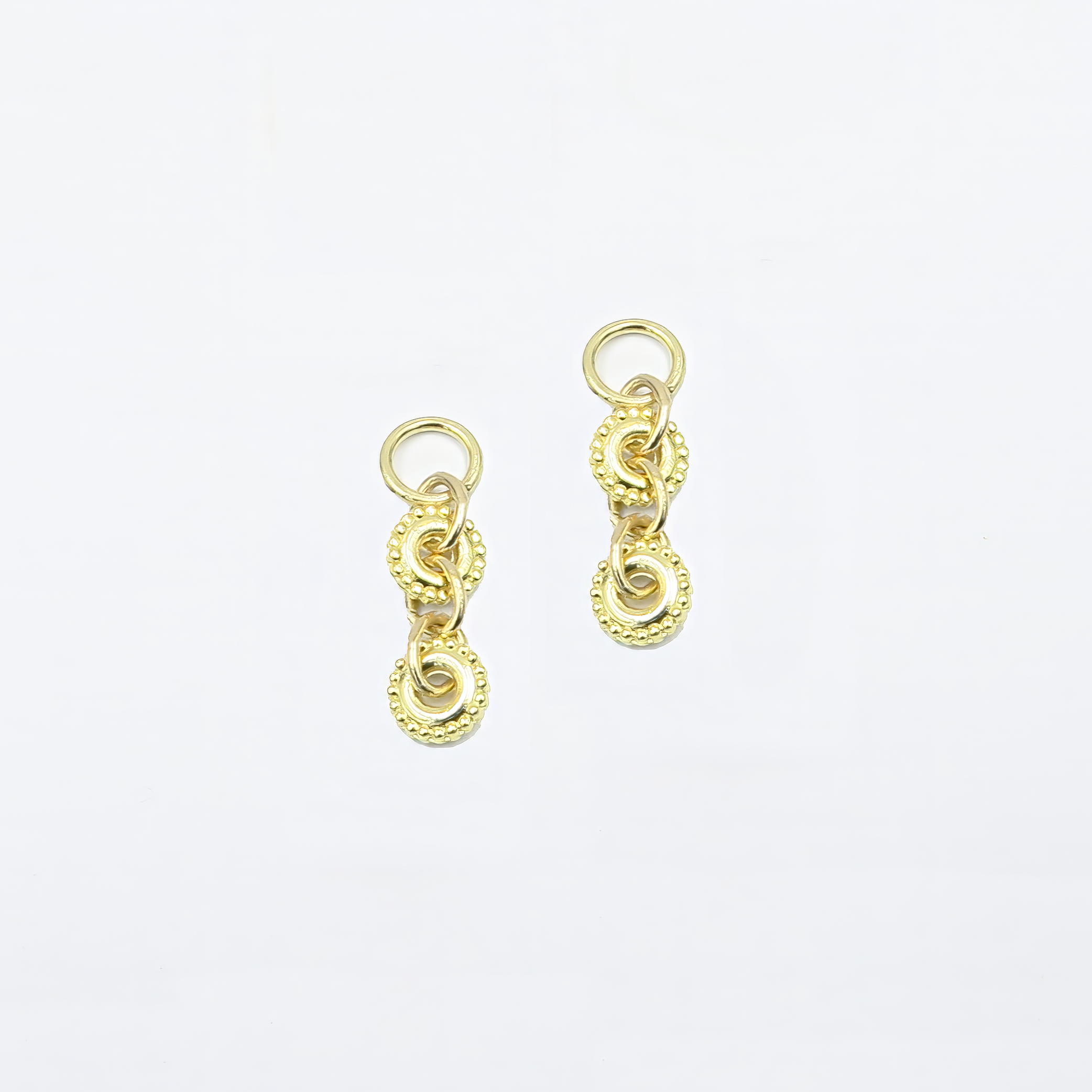 עגילים וצ'ארם ללא אבנים