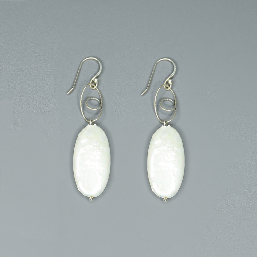 Silver earrings with oval pearl
