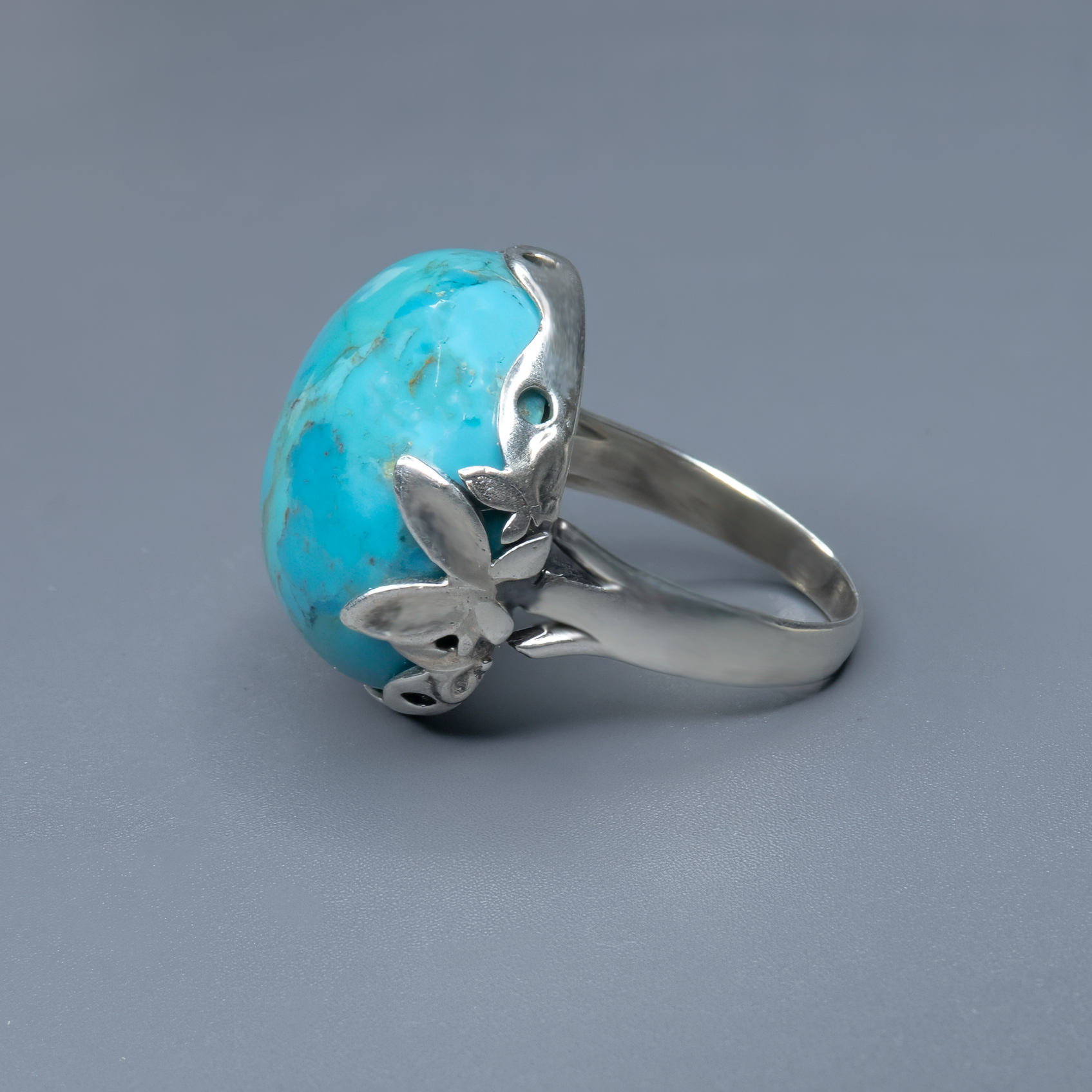 טבעת כסף משובצת באבן אילת