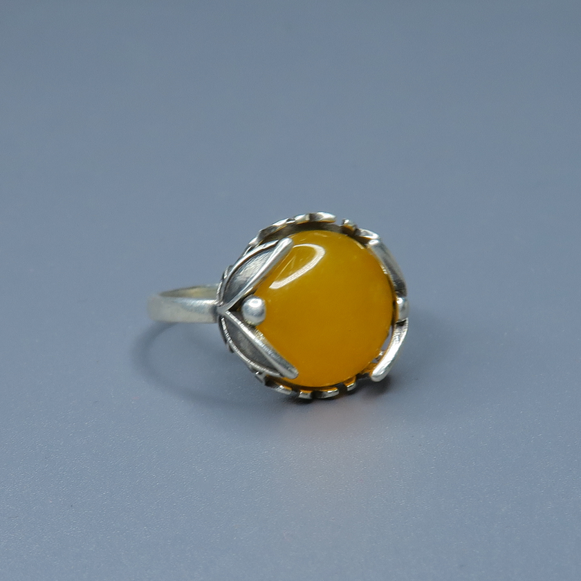 טבעת כסף בשלוב אבן אגת צהובה