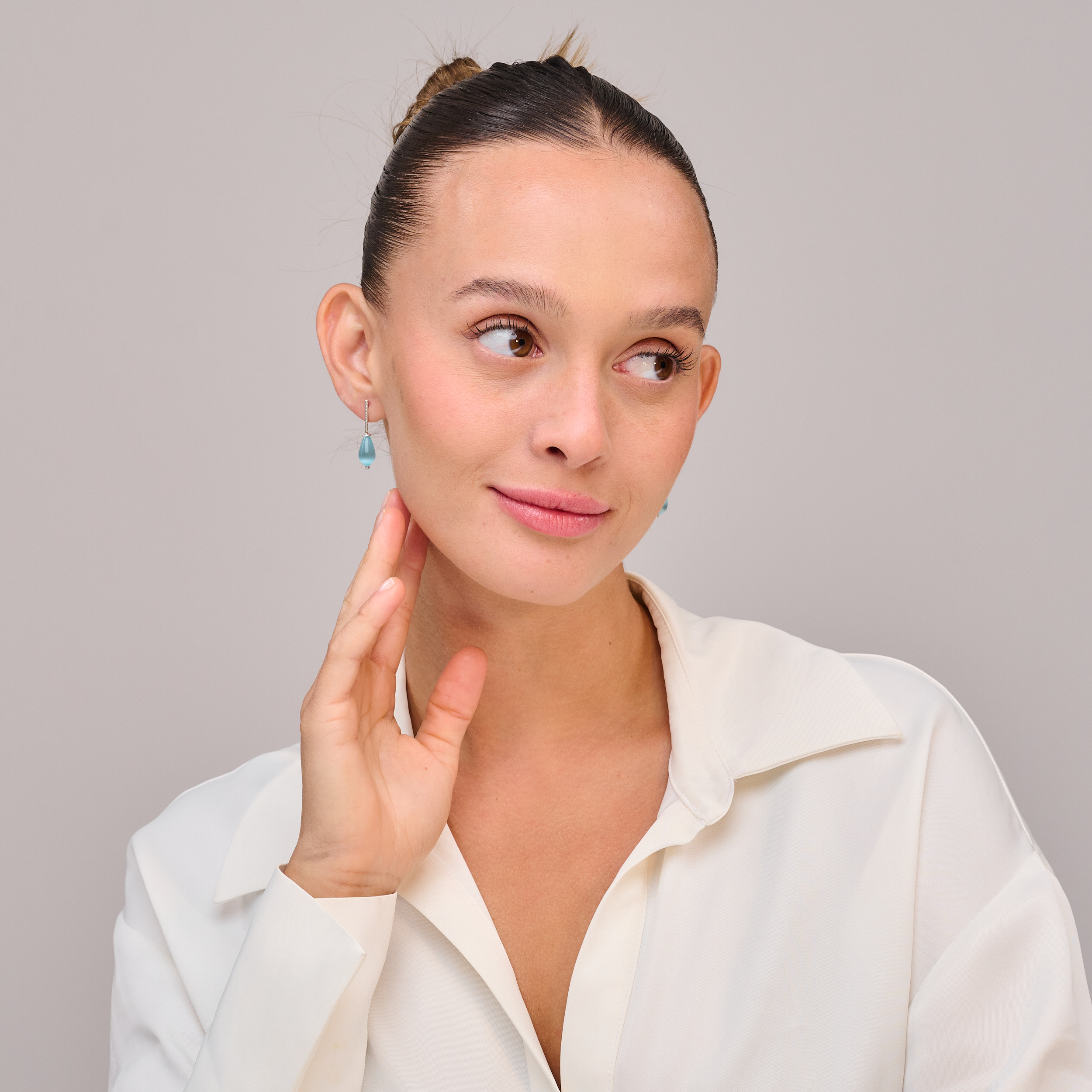 עגילי זהב עם אופליט תכלת