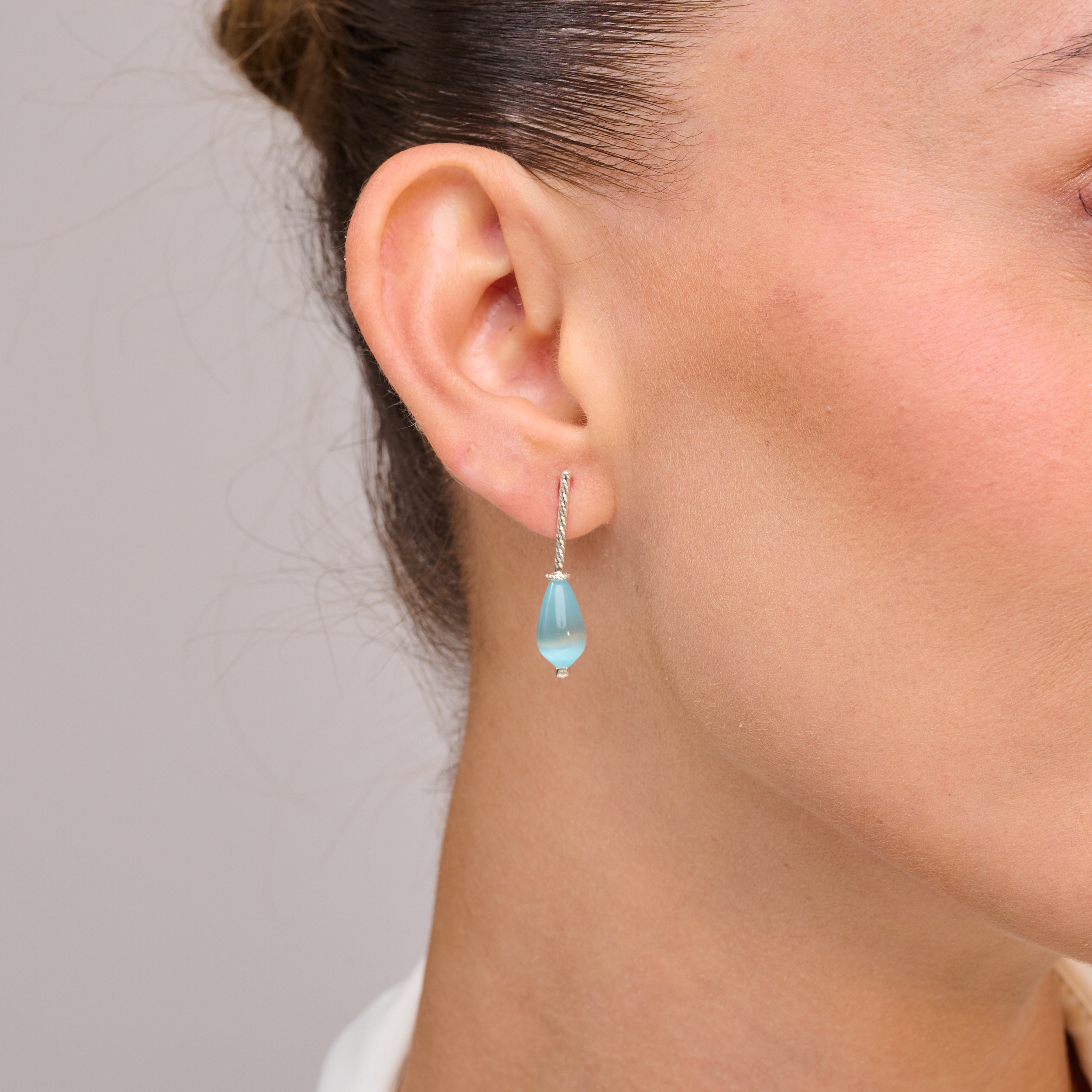 עגילי זהב עם אופליט תכלת