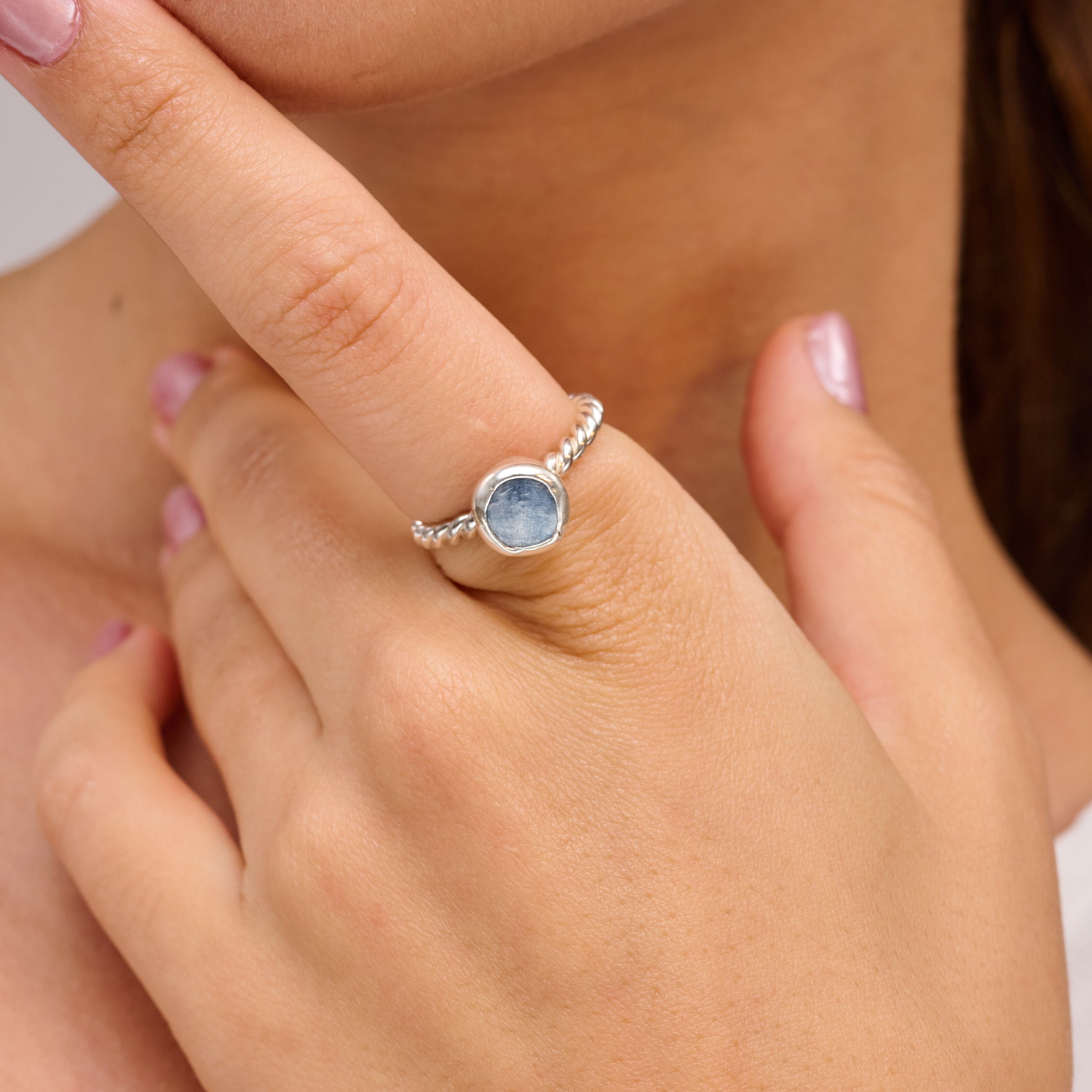 טבעת כסף עם טנזנייט