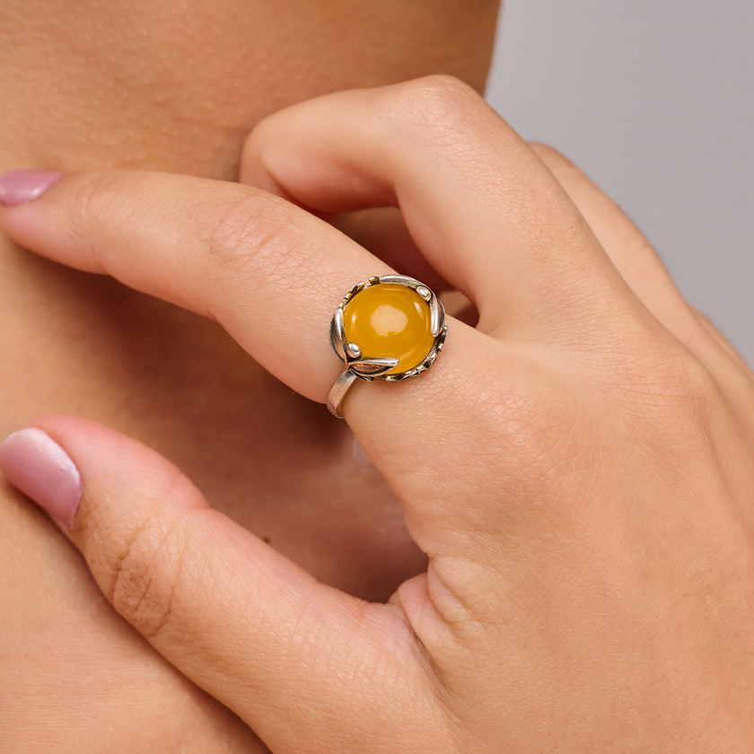 טבעת כסף בשלוב אבן אגת צהובה